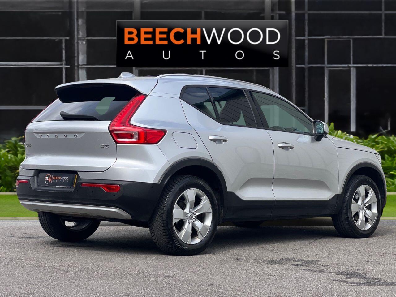 Volvo XC40 view 8