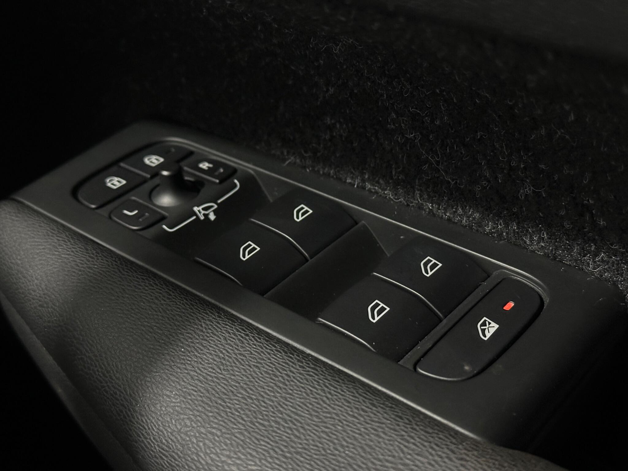 Volvo XC40 view 19