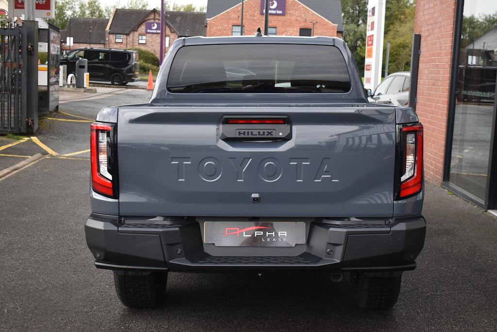 Toyota Hilux view 7