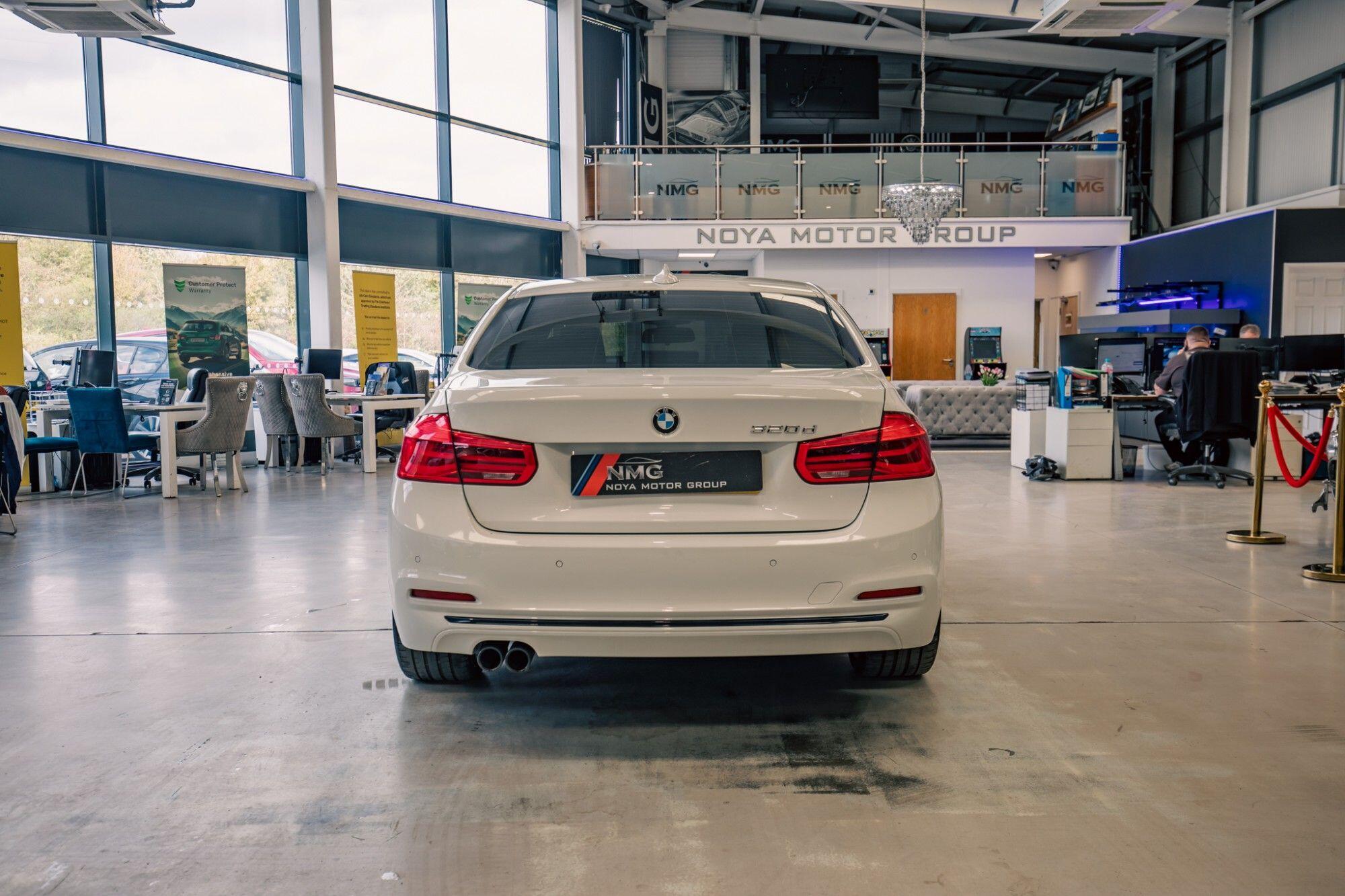 BMW 3 Series view 26