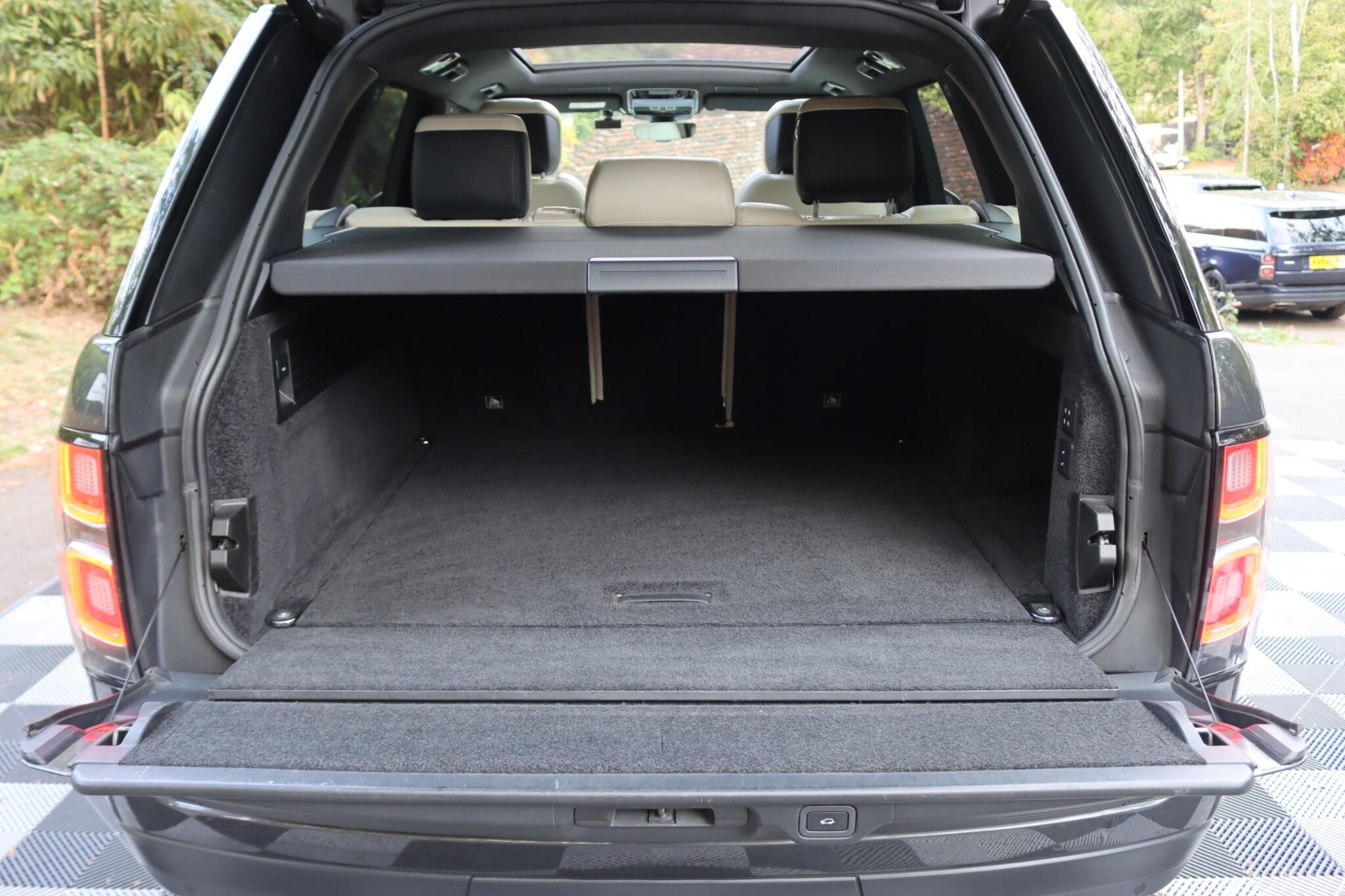 Land Rover Range Rover view 39