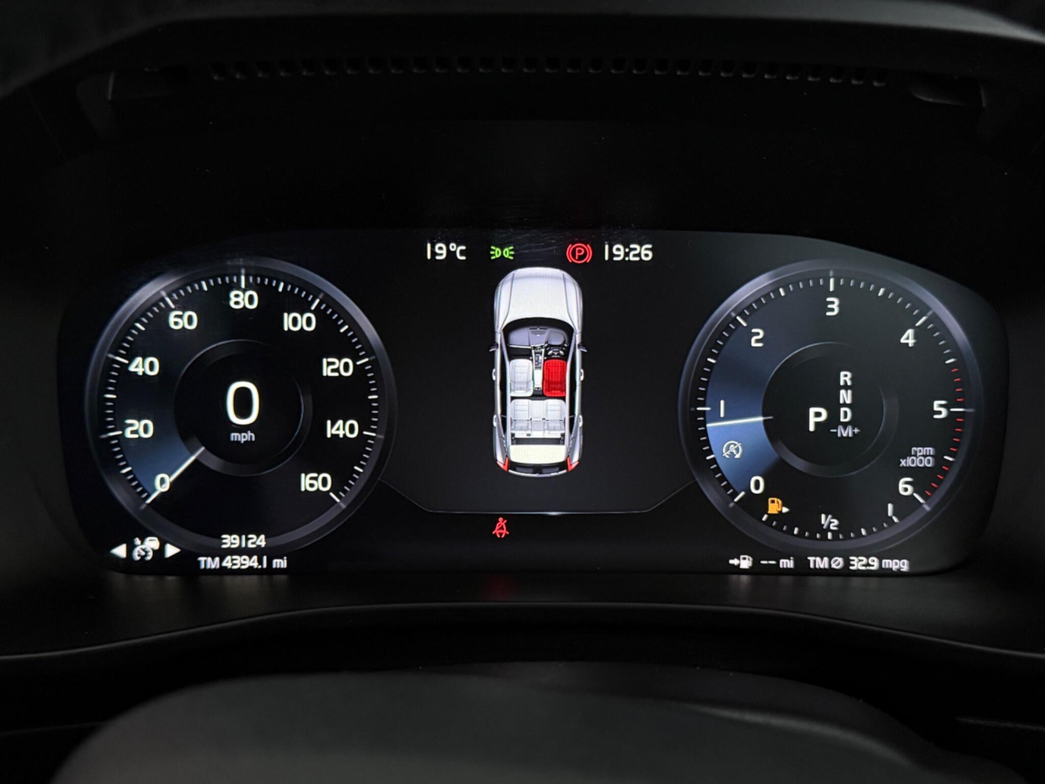 Volvo XC40 view 14