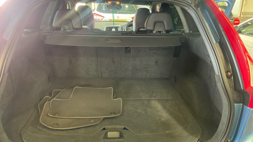 Volvo XC60 view 13
