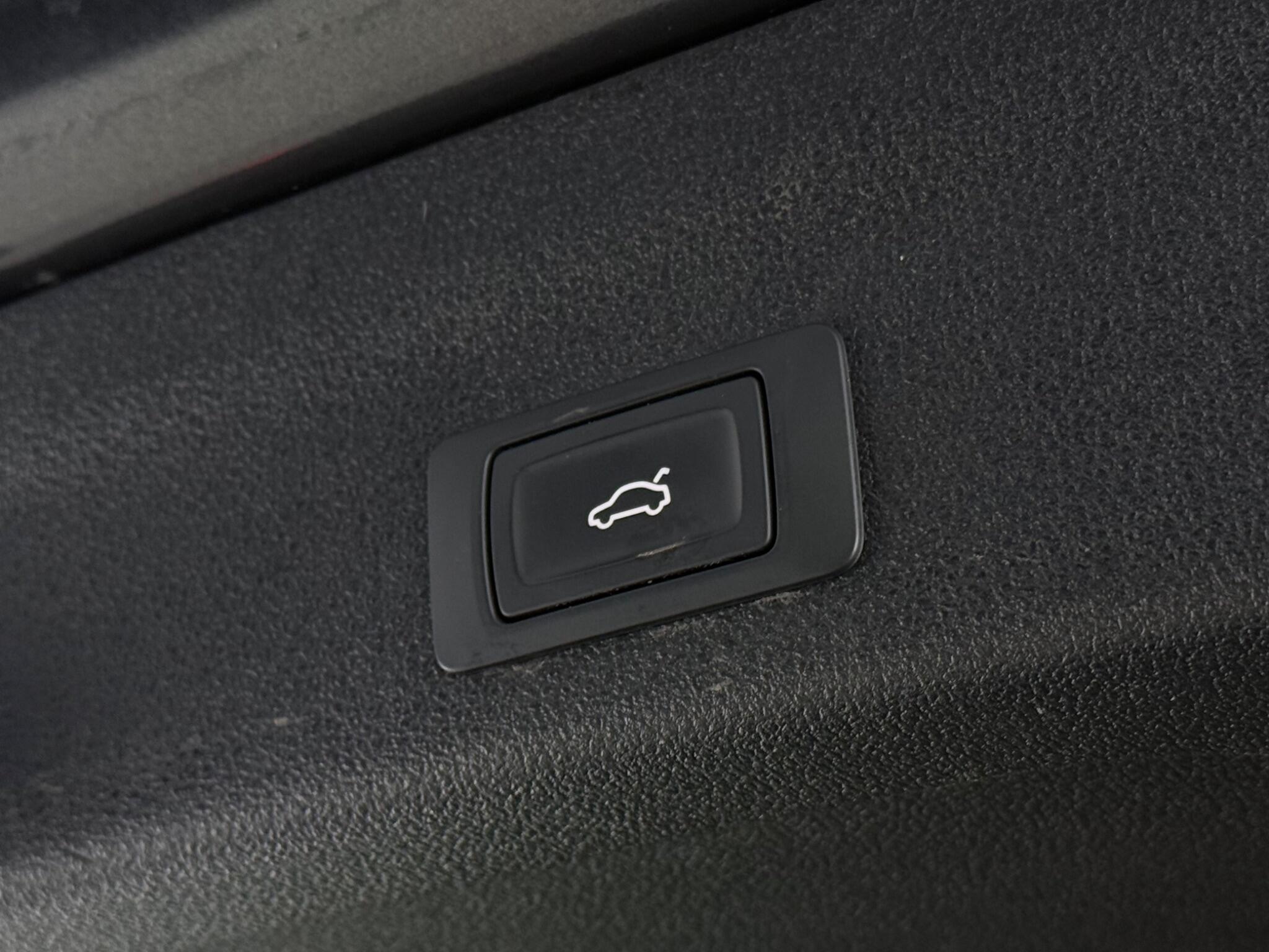 Audi A6 view 10