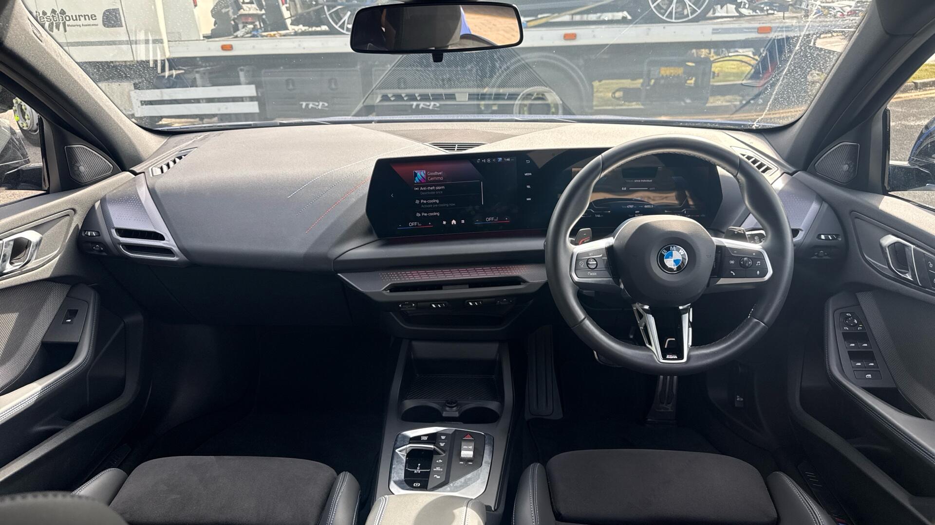BMW 1 Series view 4