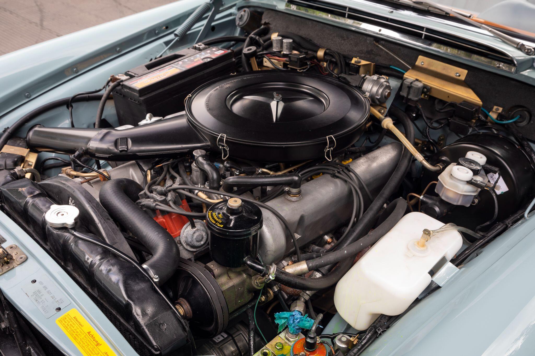 Mercedes-Benz 280 view 27
