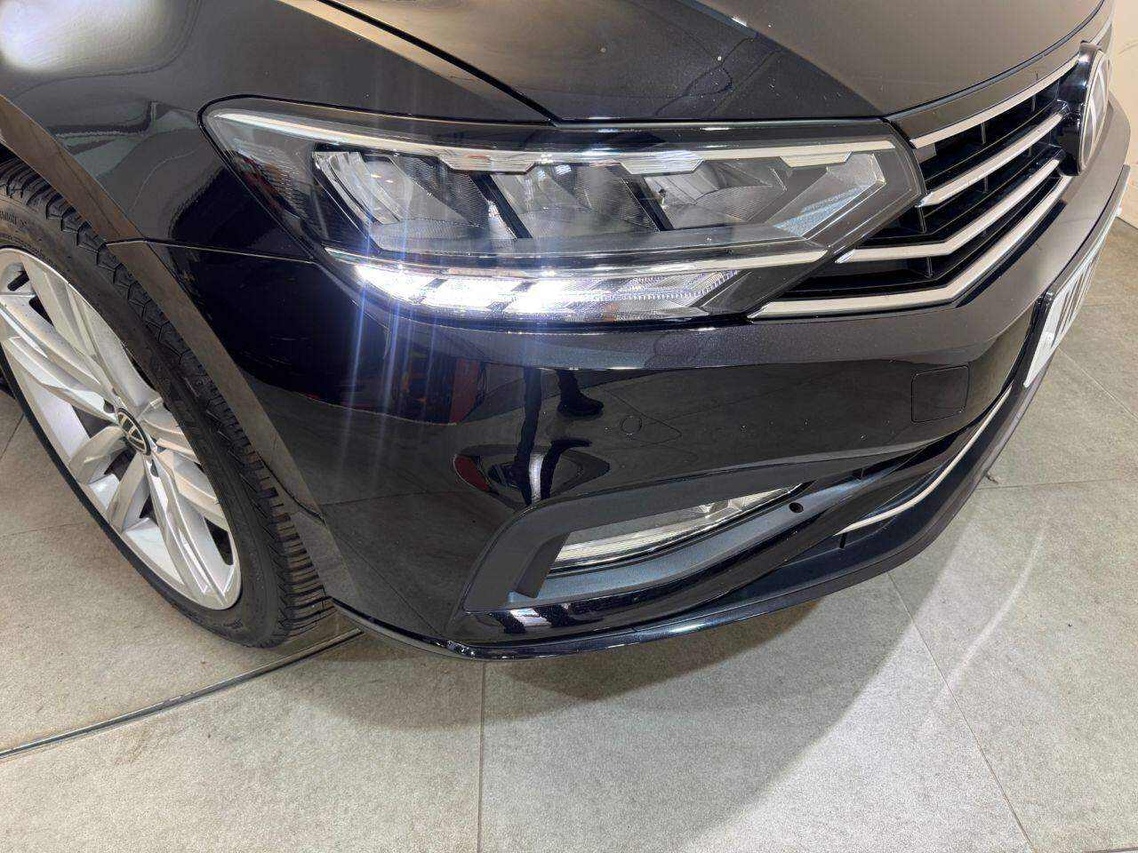 Volkswagen Passat view 80