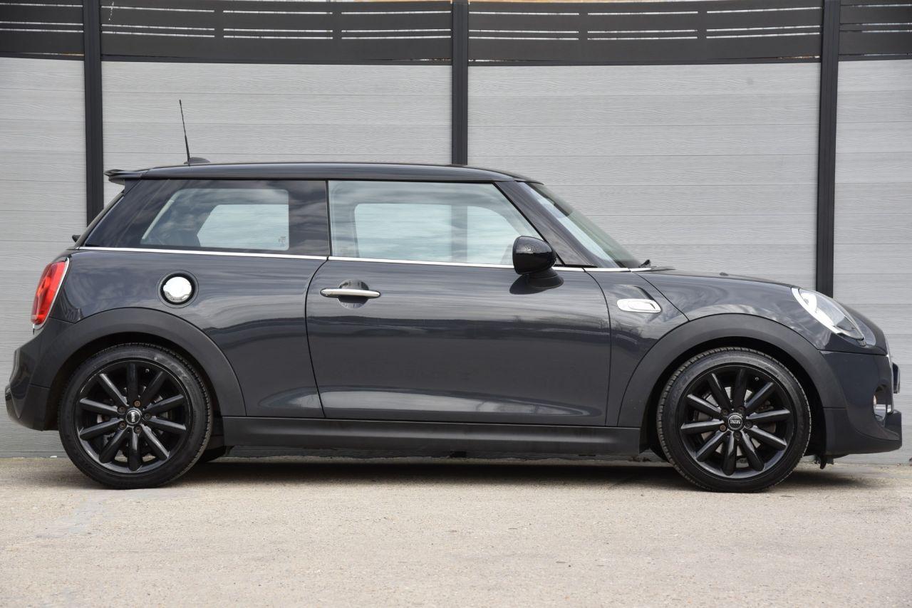 Mini Cooper view 7