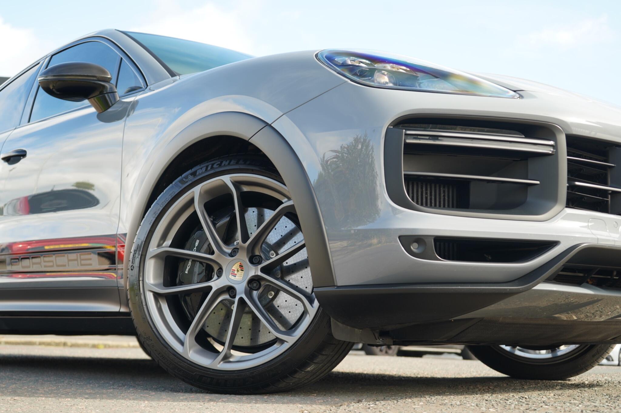 Porsche Cayenne view 43
