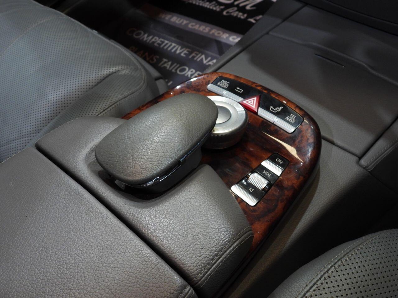 Mercedes-Benz S-Class view 24