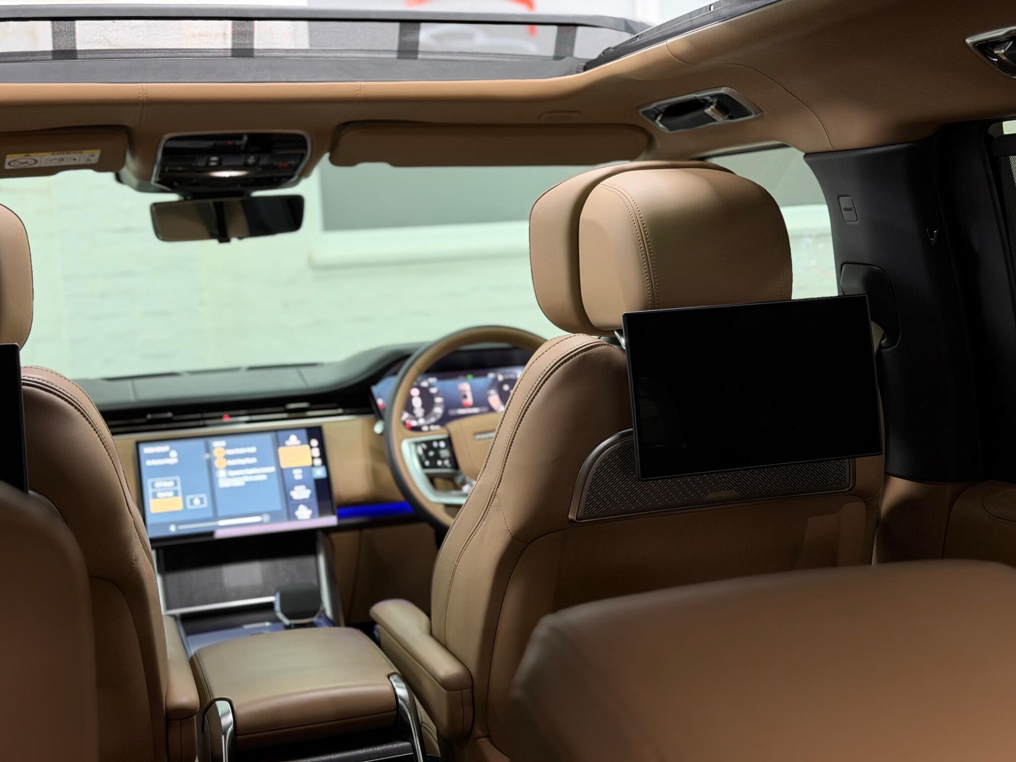 Land Rover Range Rover view 21