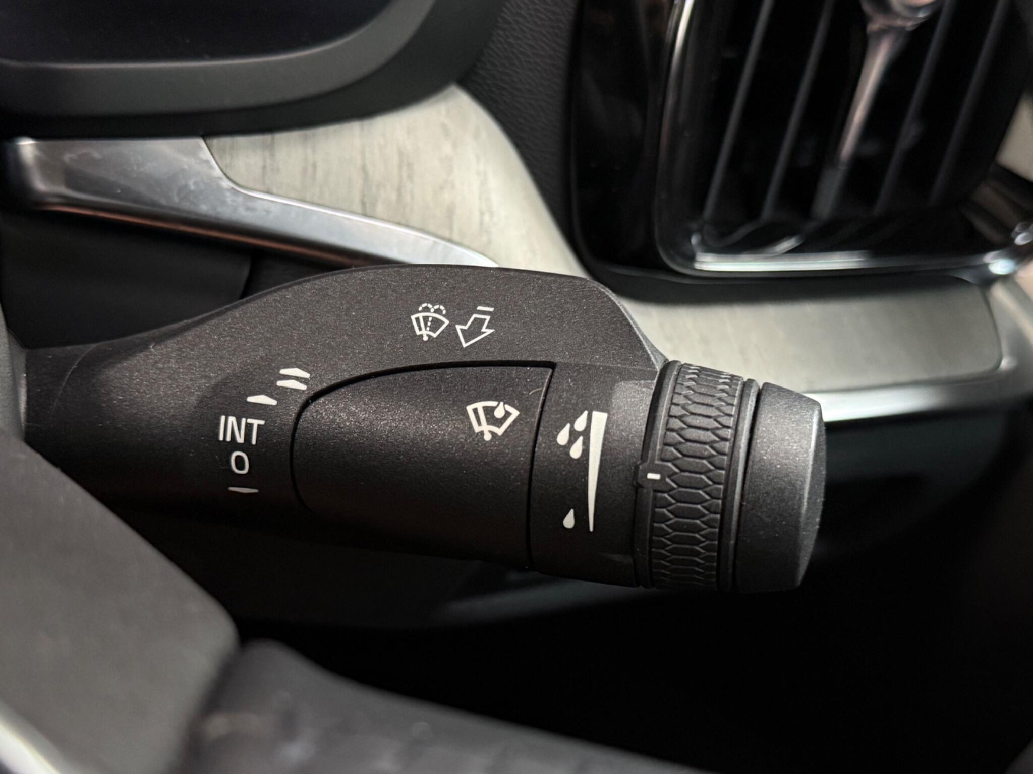 Volvo S60 view 19