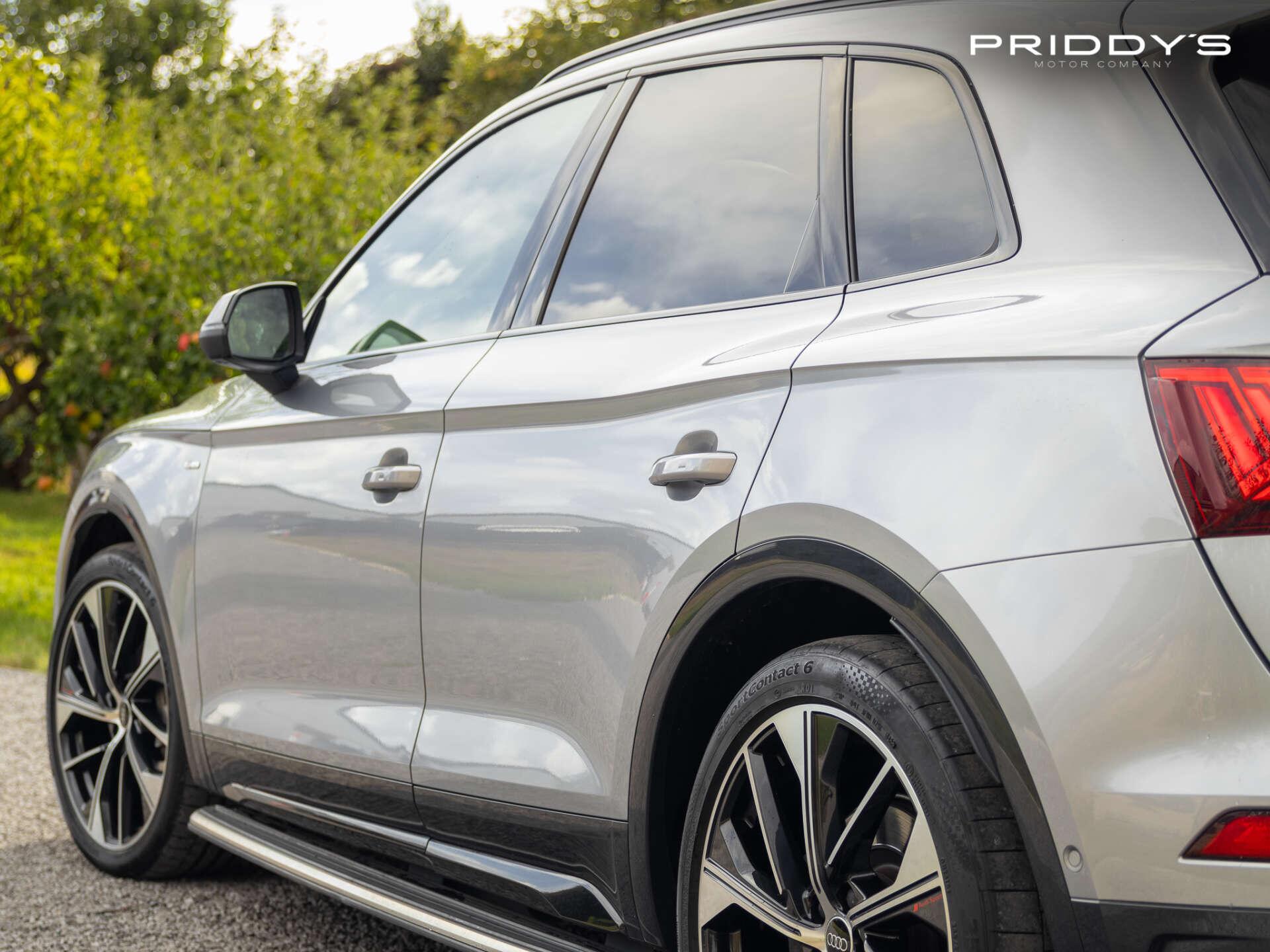 Audi Q5 view 14