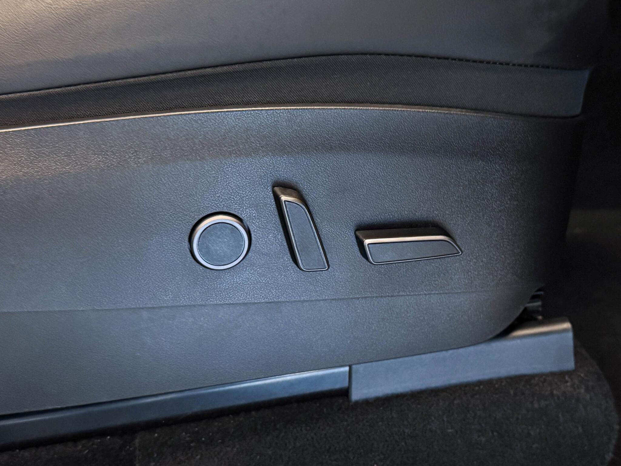 Tesla Model Y view 24