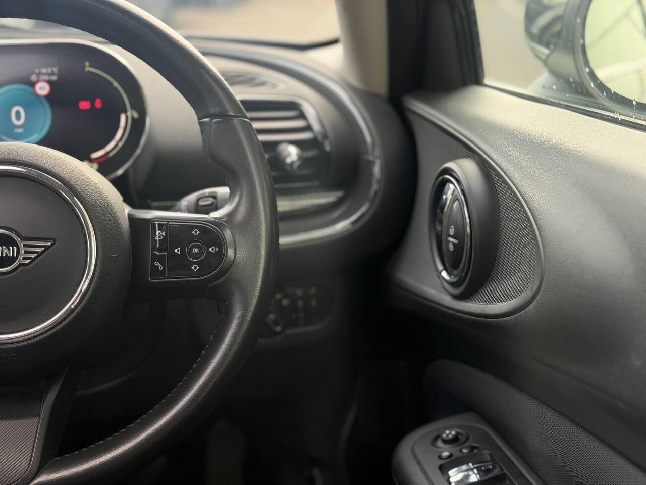 MINI Clubman view 26
