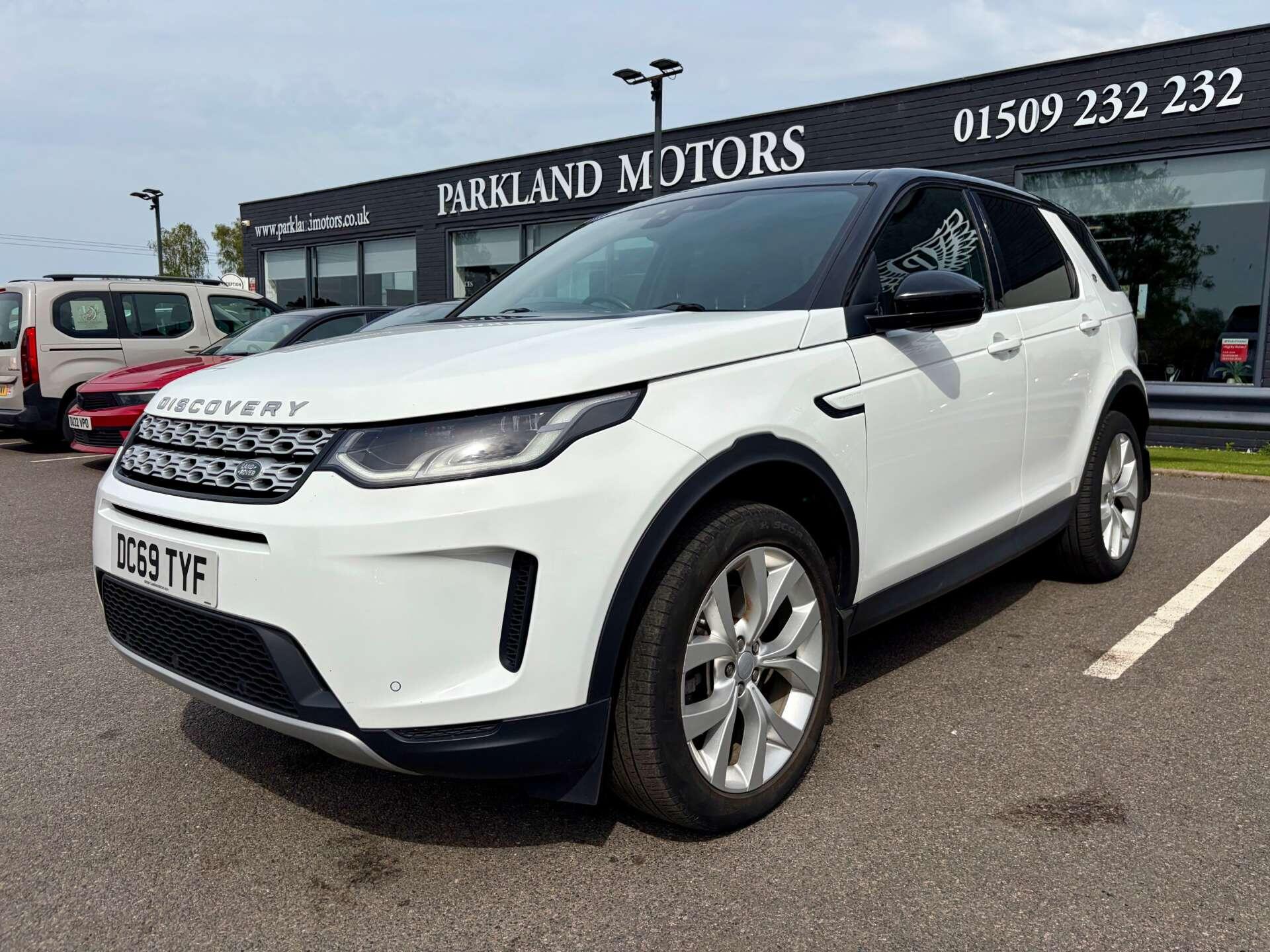 Land Rover Discovery Sport view 4