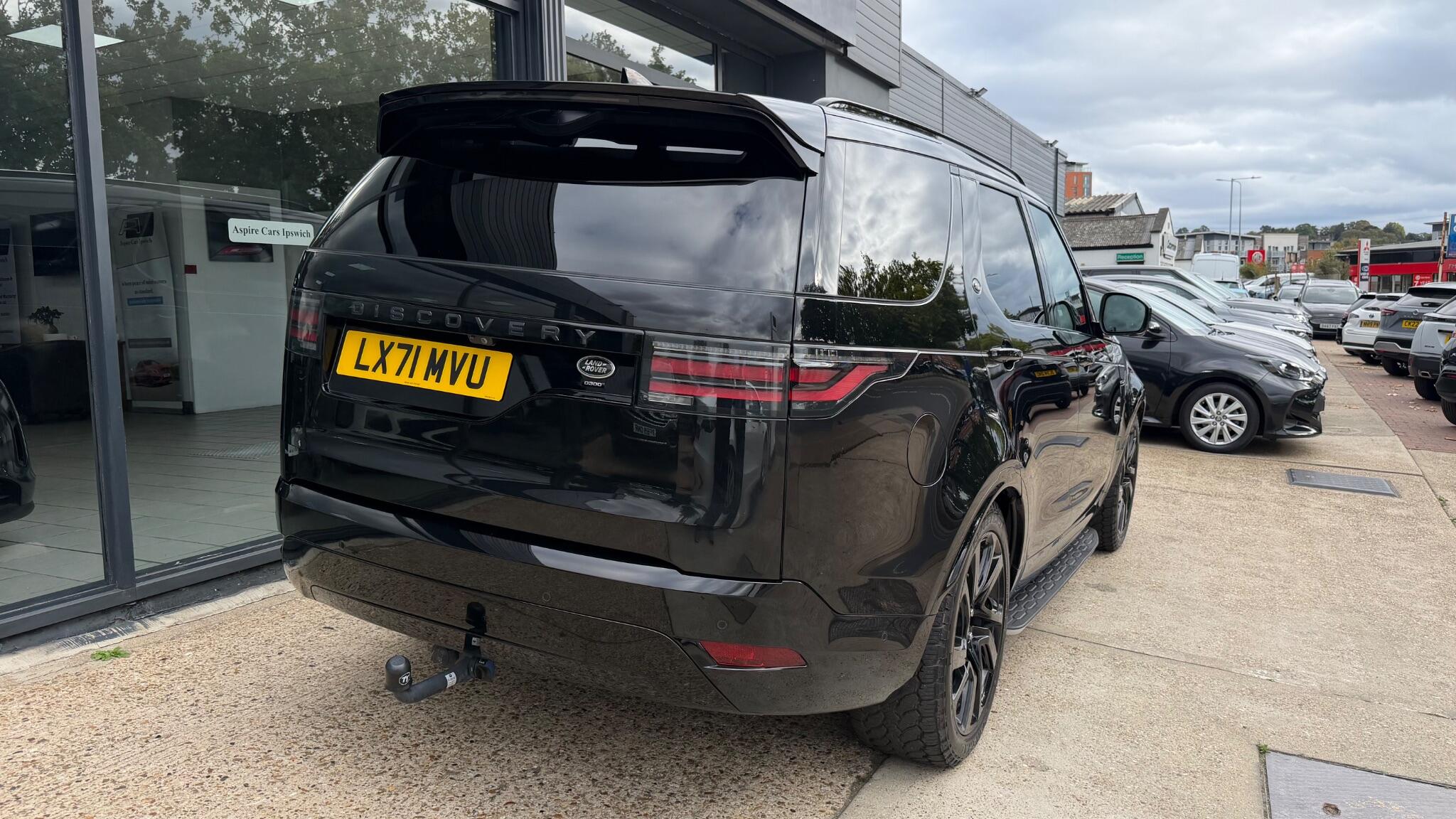 Land Rover Discovery view 11