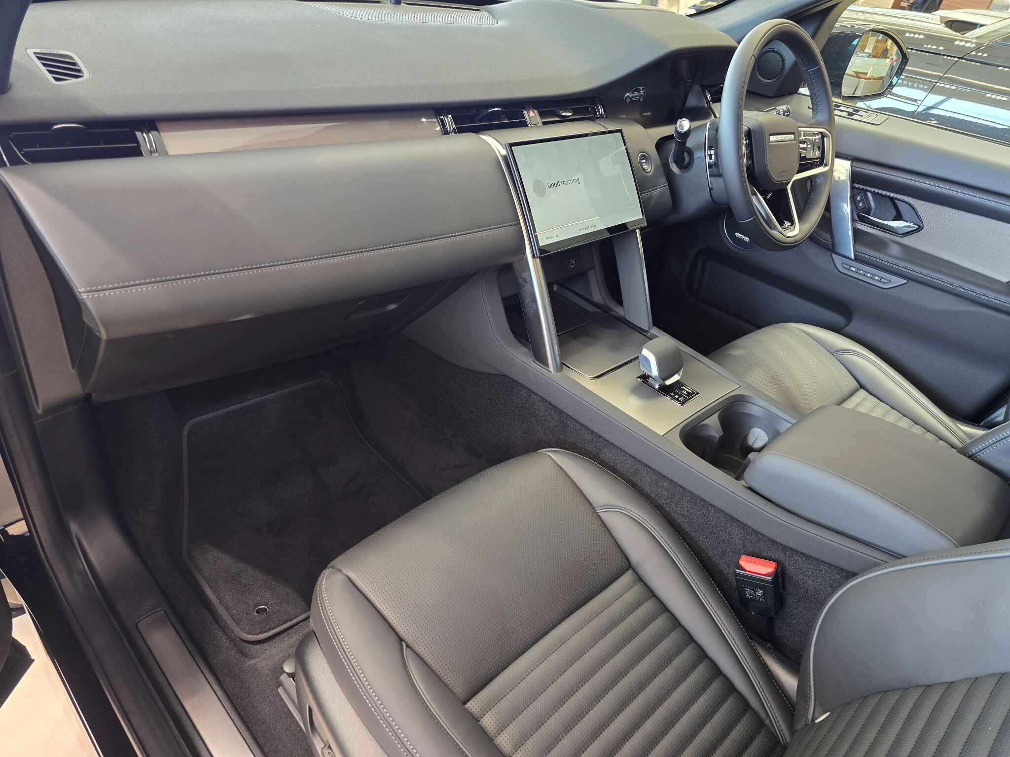 Land Rover Discovery Sport view 18