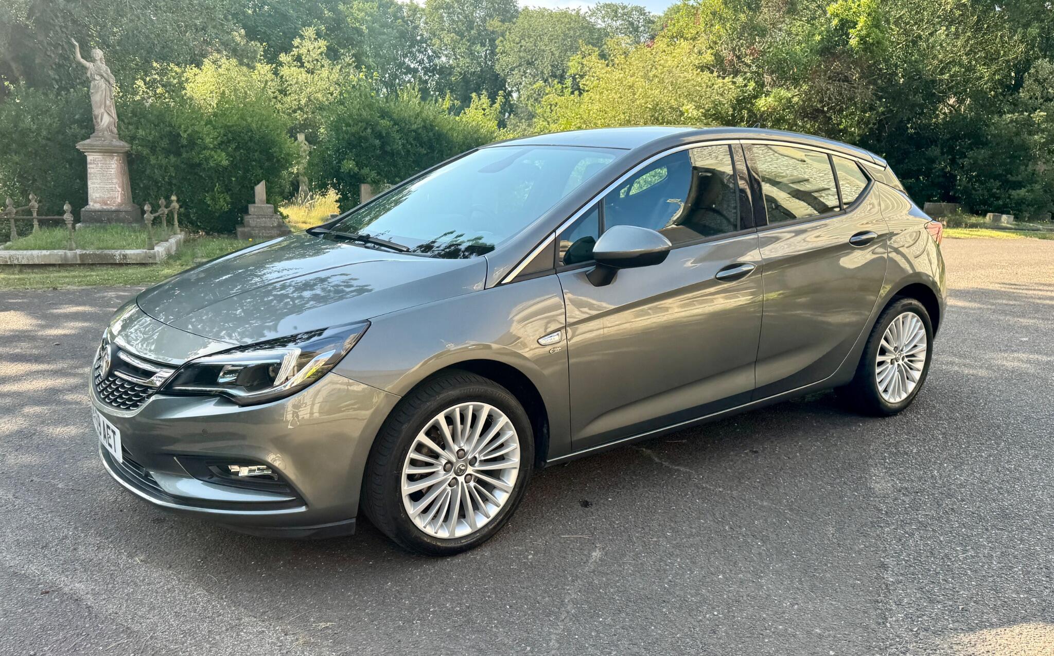 Vauxhall Astra view 3