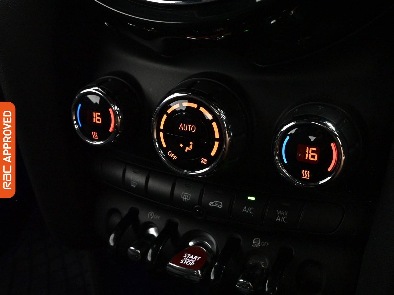 Mini Convertible view 18