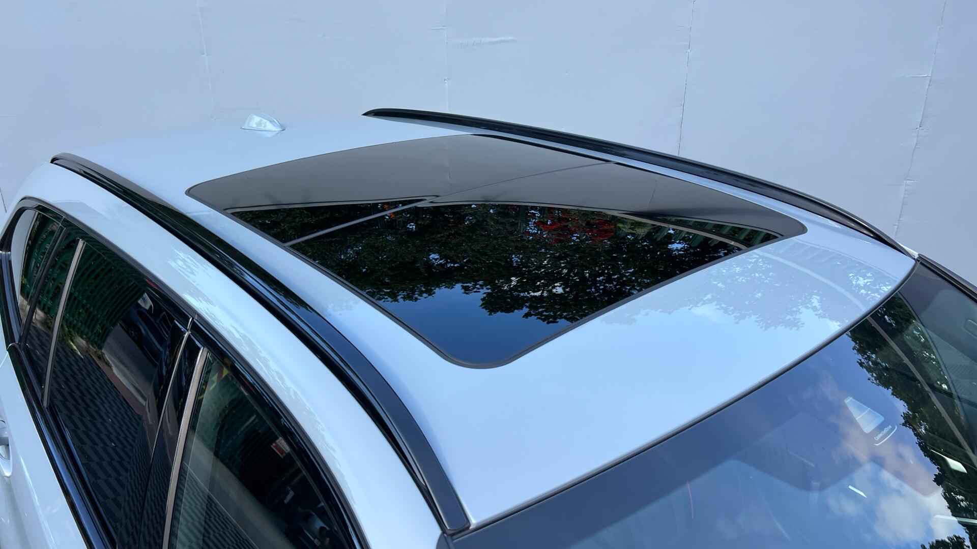 BMW 3 Series view 21