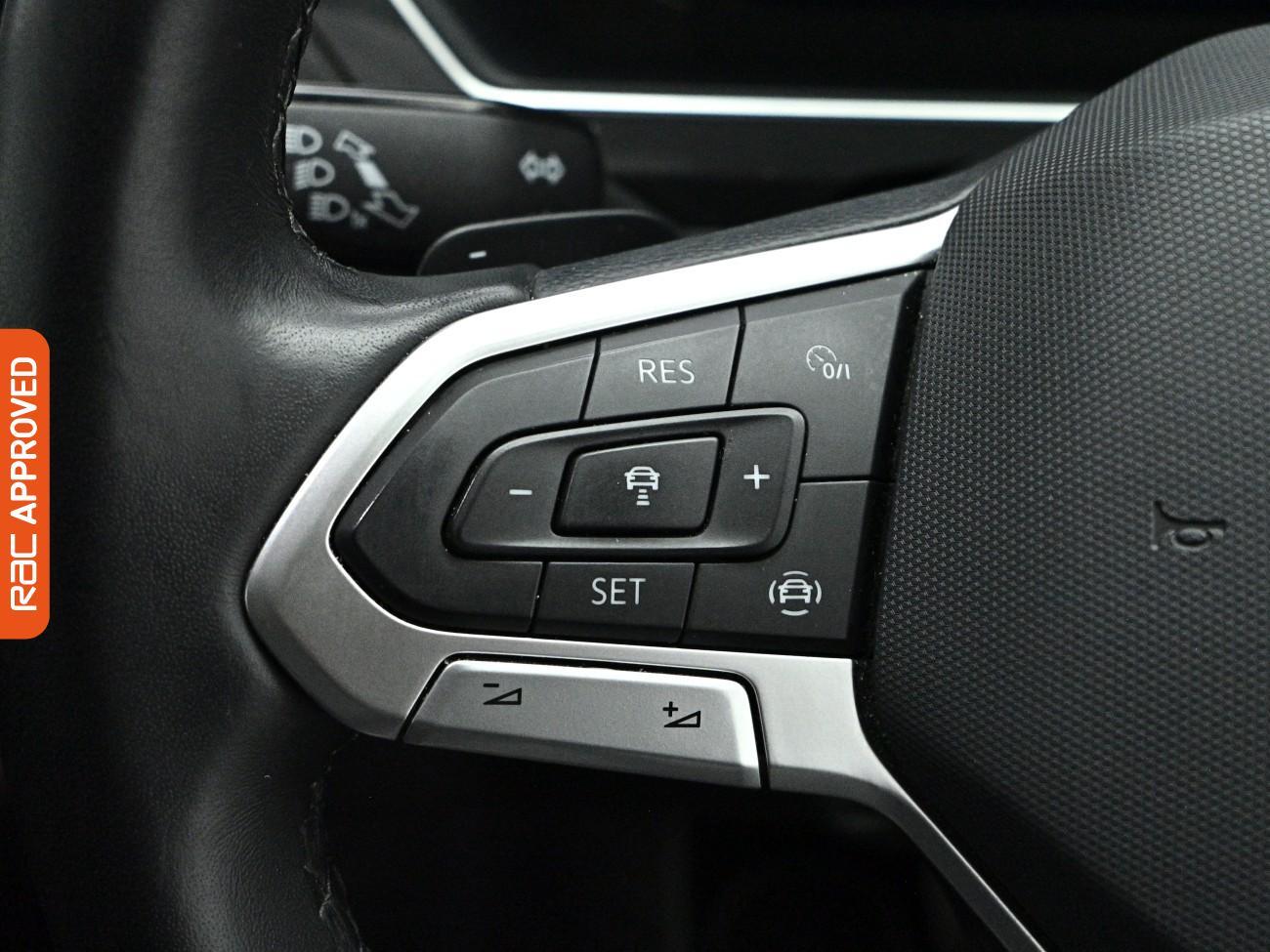 Volkswagen Tiguan Allspace view 21