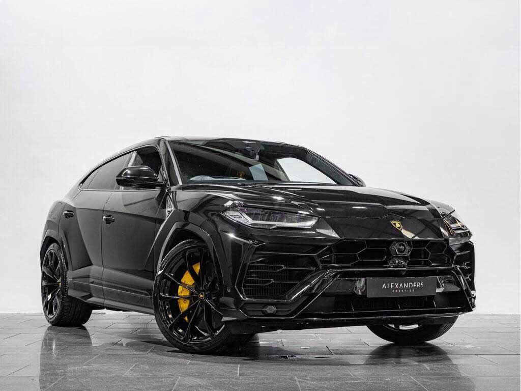 Lamborghini Urus view 8