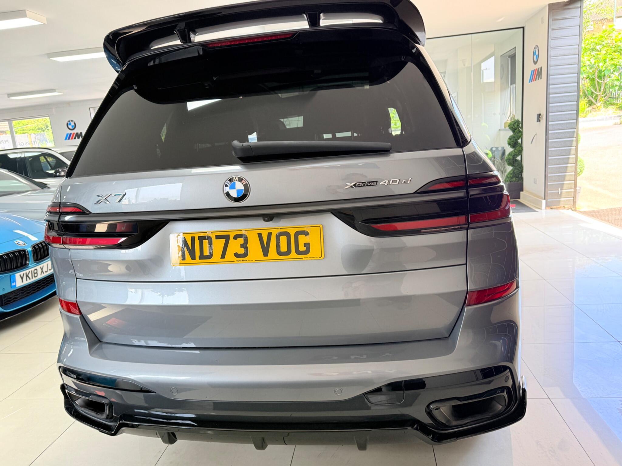 BMW X7 view 37
