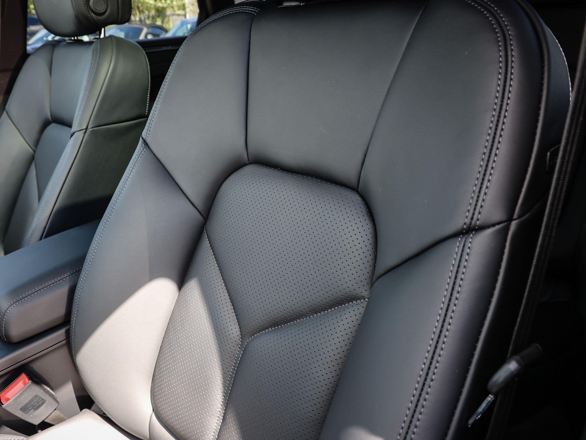 Porsche Macan view 27