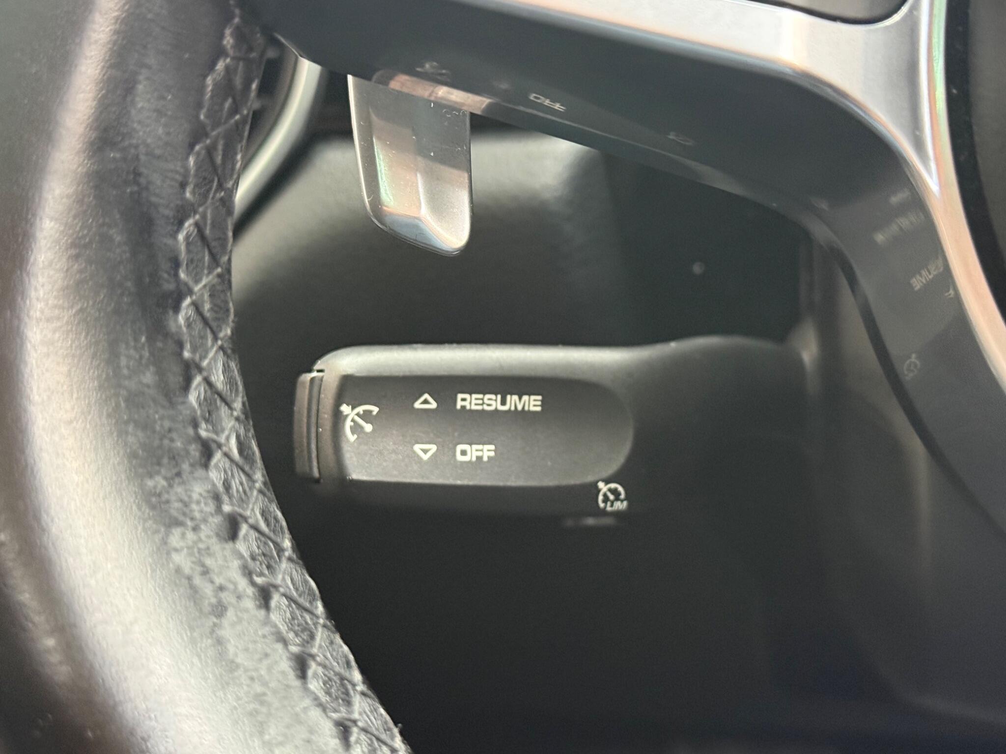 Porsche Macan view 19
