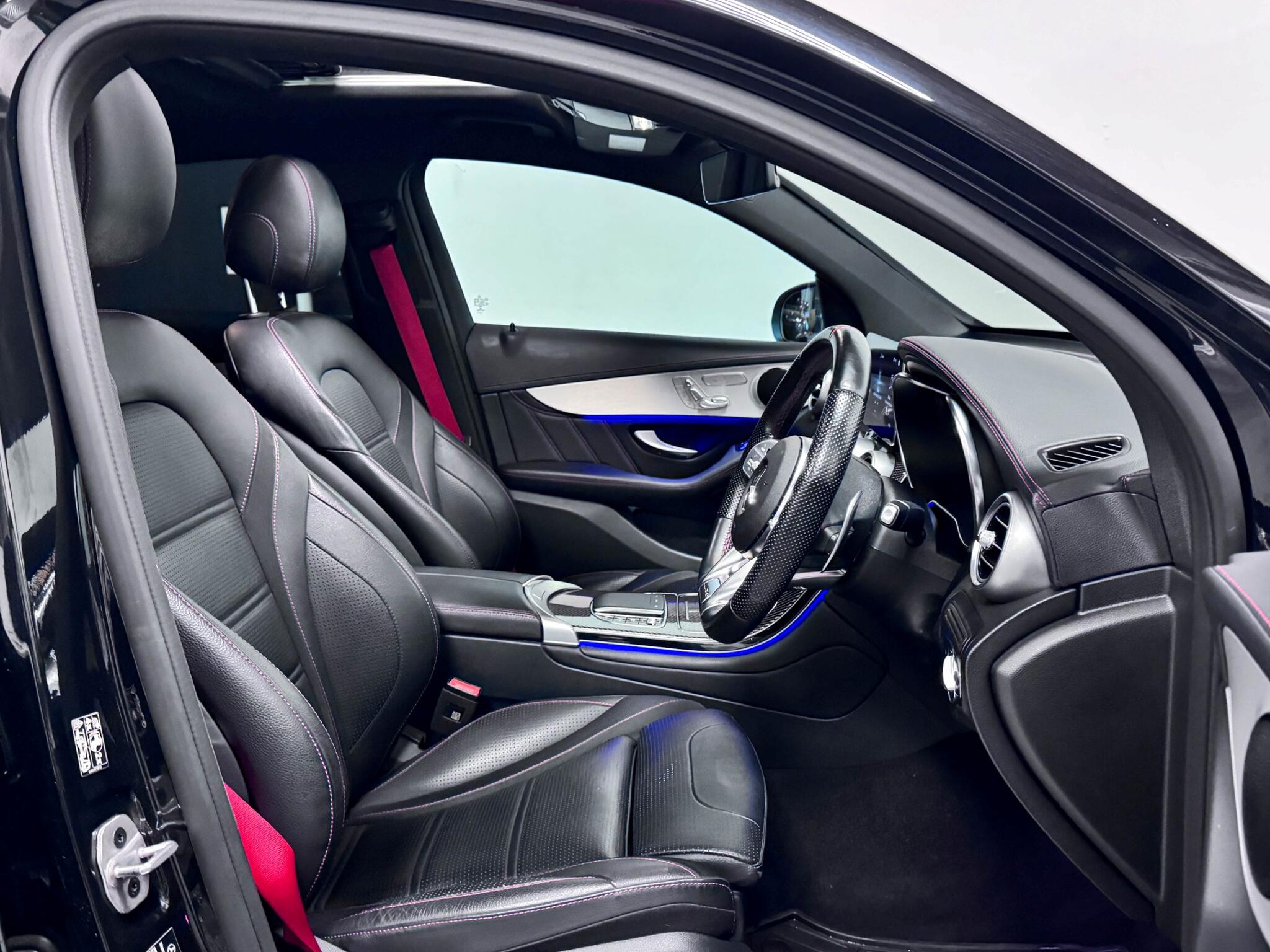 Mercedes-Benz GLC view 12