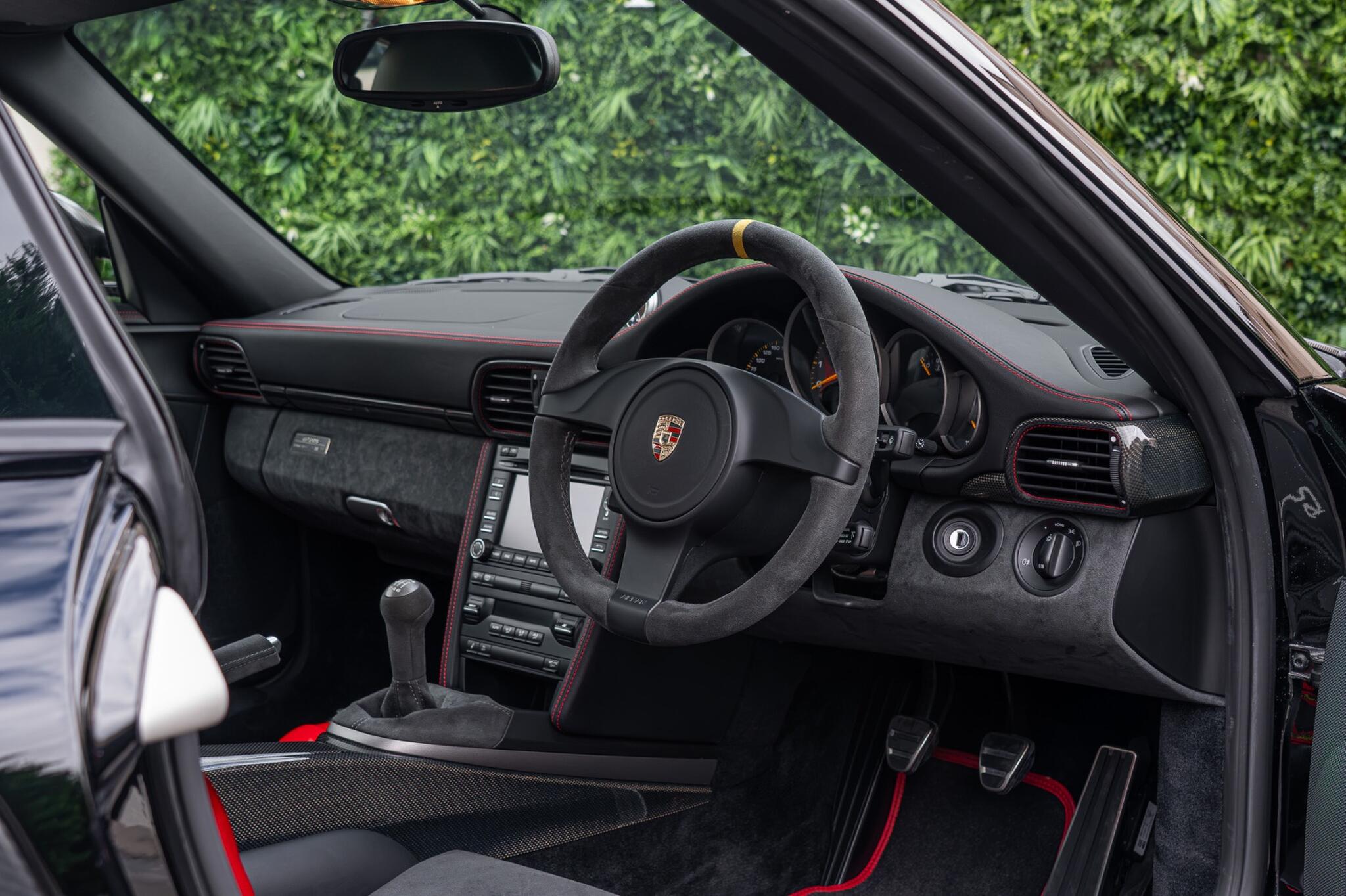 Porsche 911 view 26