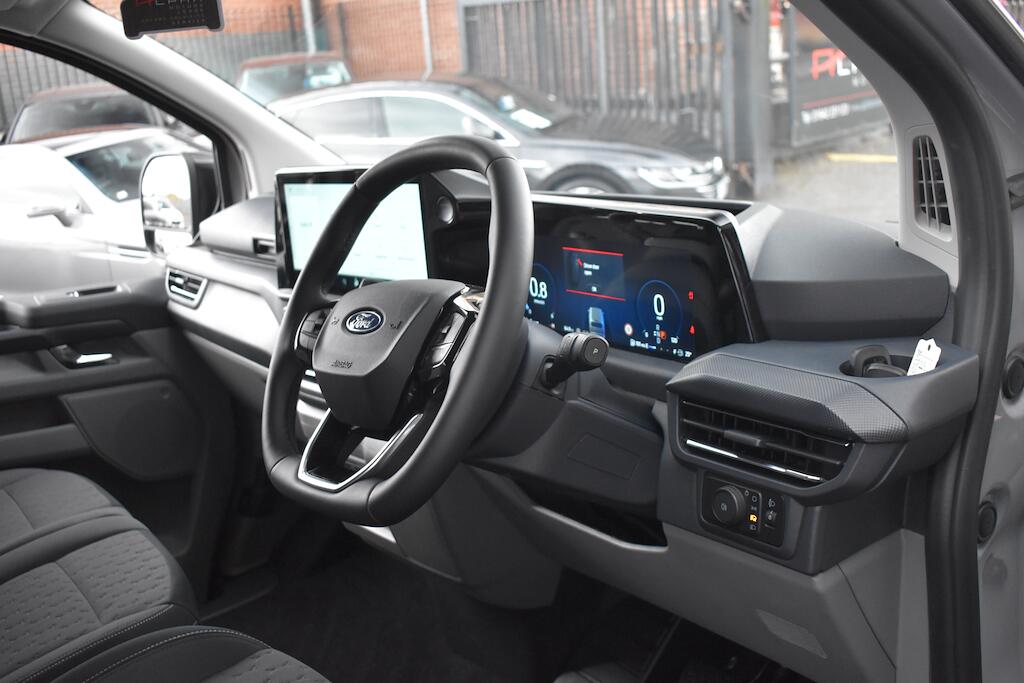 Ford Transit Custom view 30