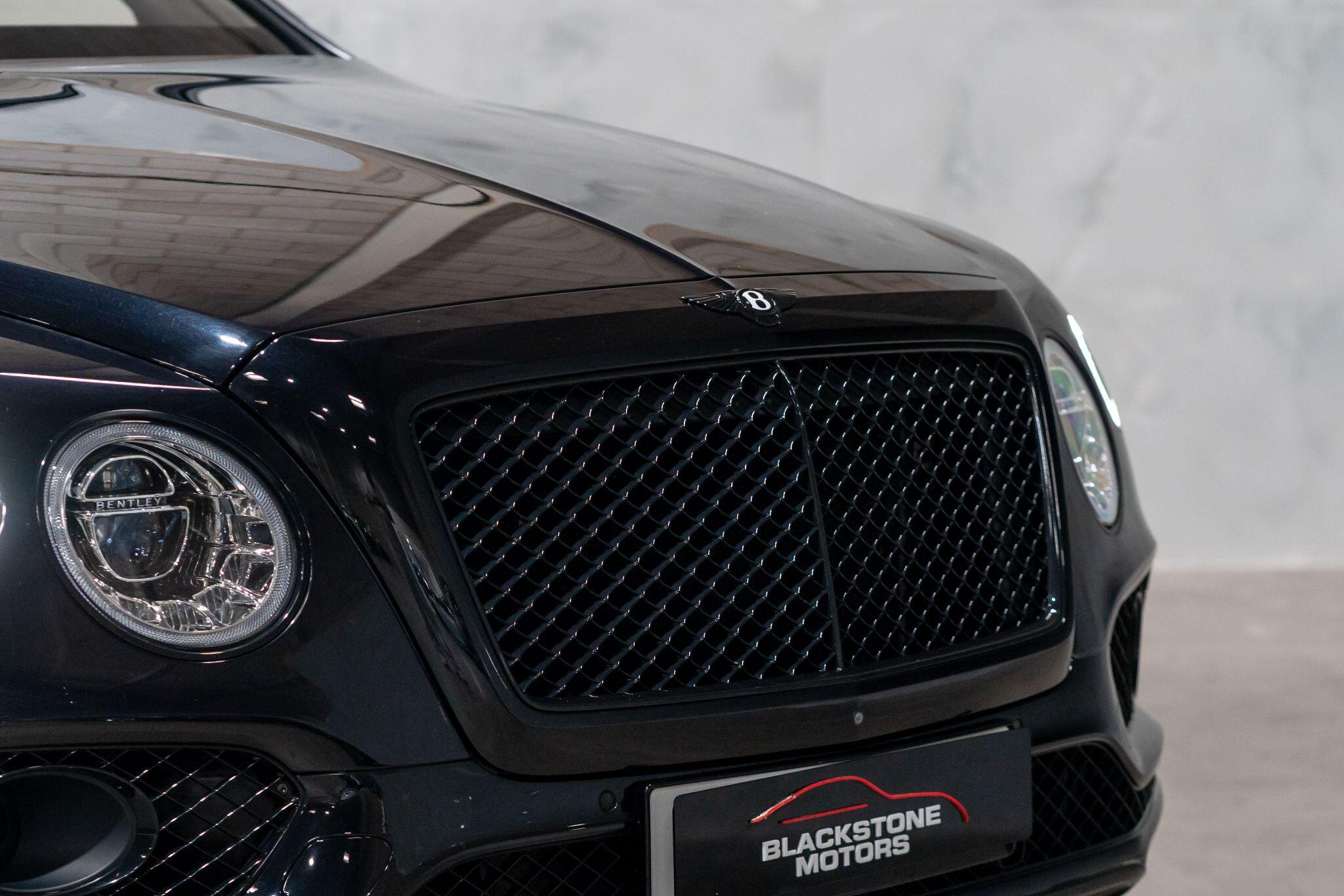 Bentley Bentayga view 41