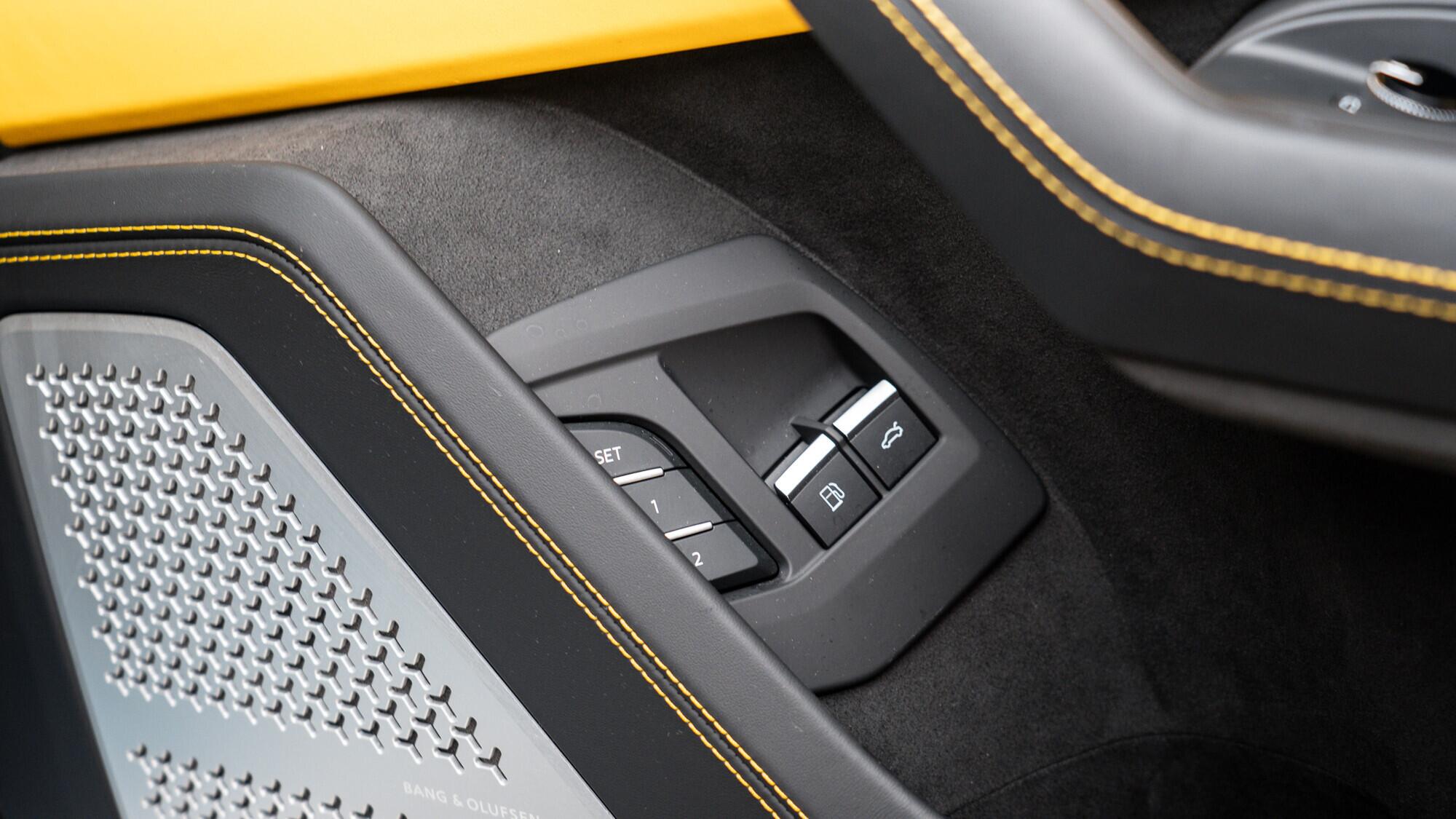 Lamborghini Urus view 42