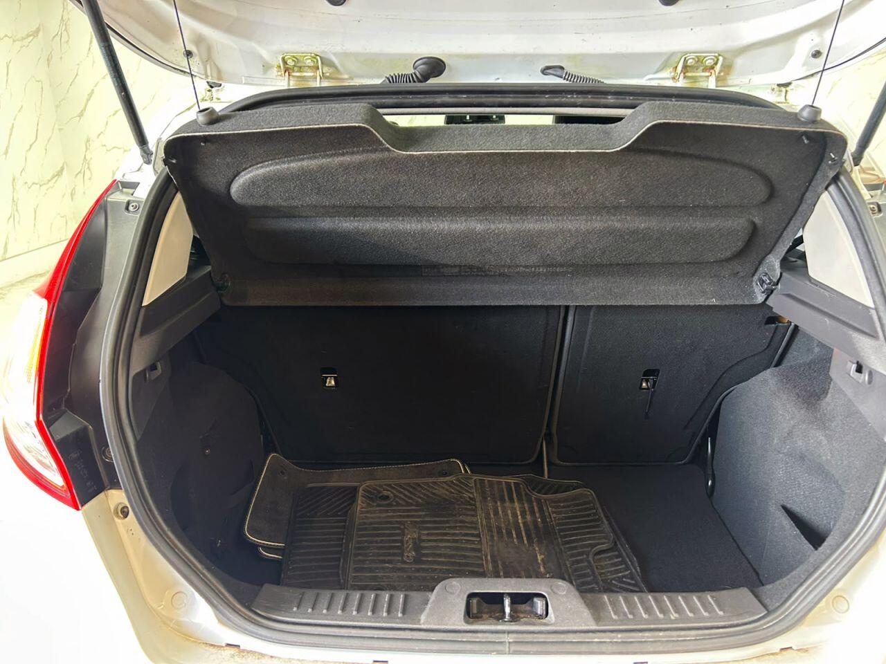 Ford Fiesta view 22