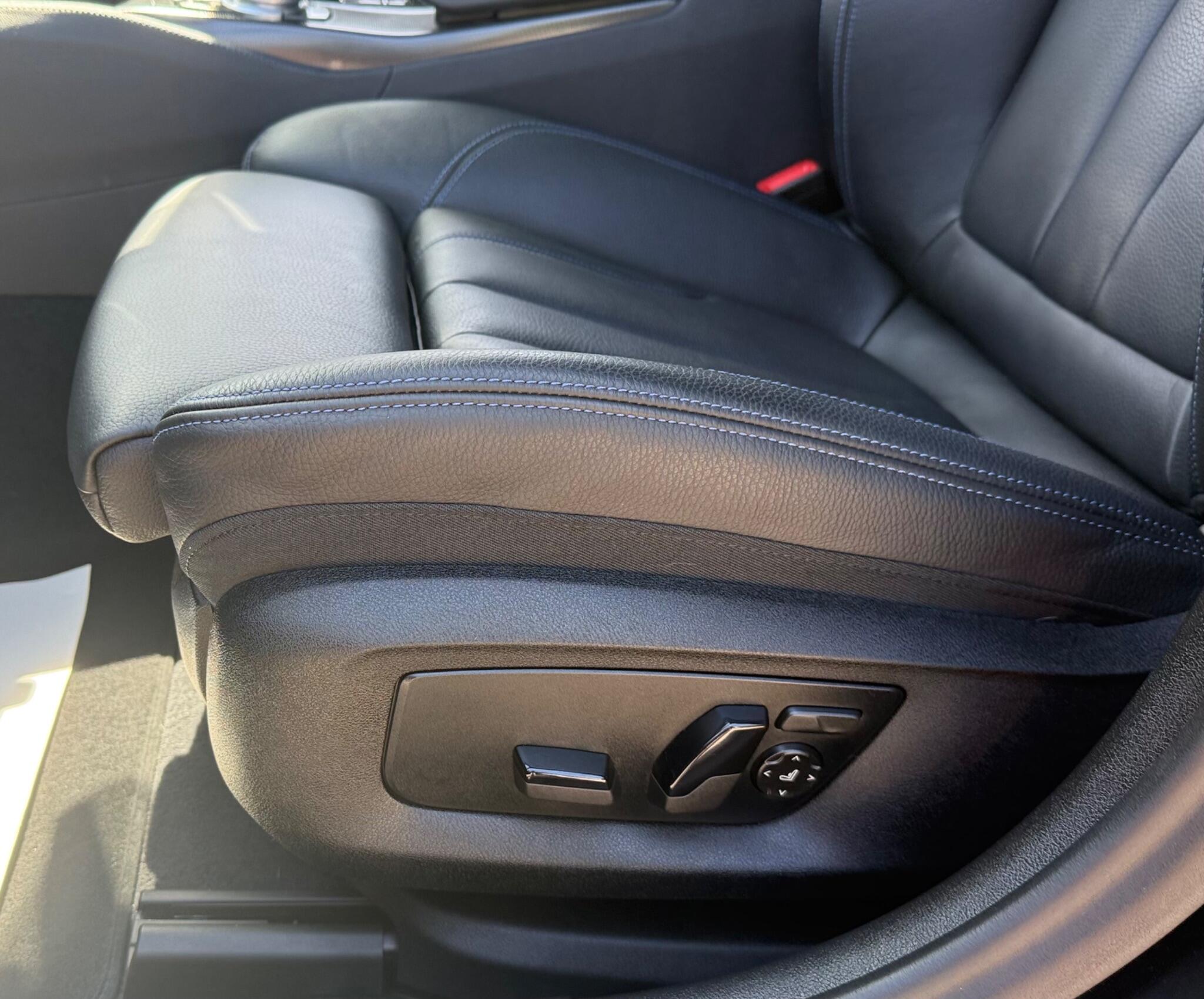 BMW 5 Series view 15