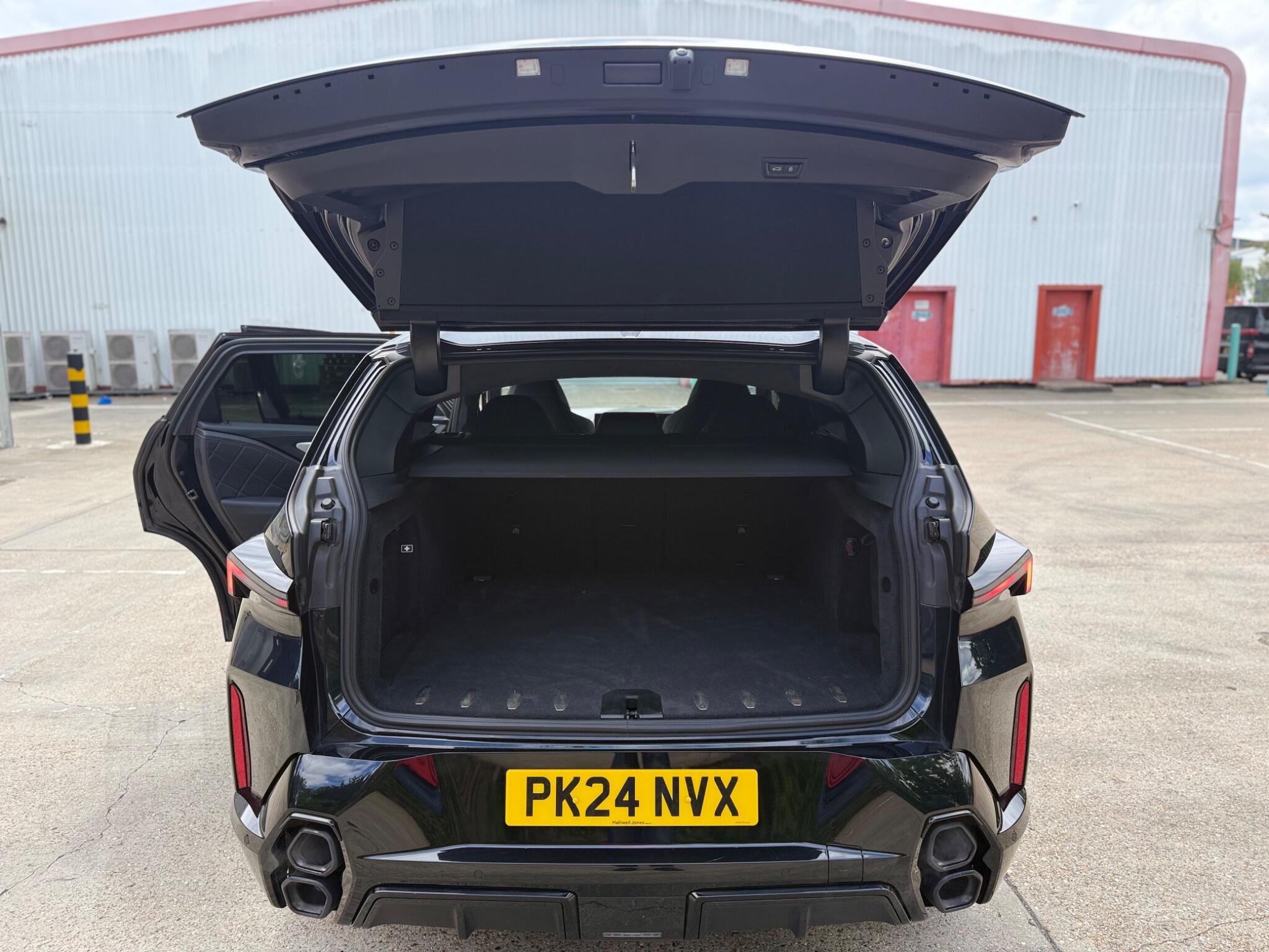 BMW XM view 53
