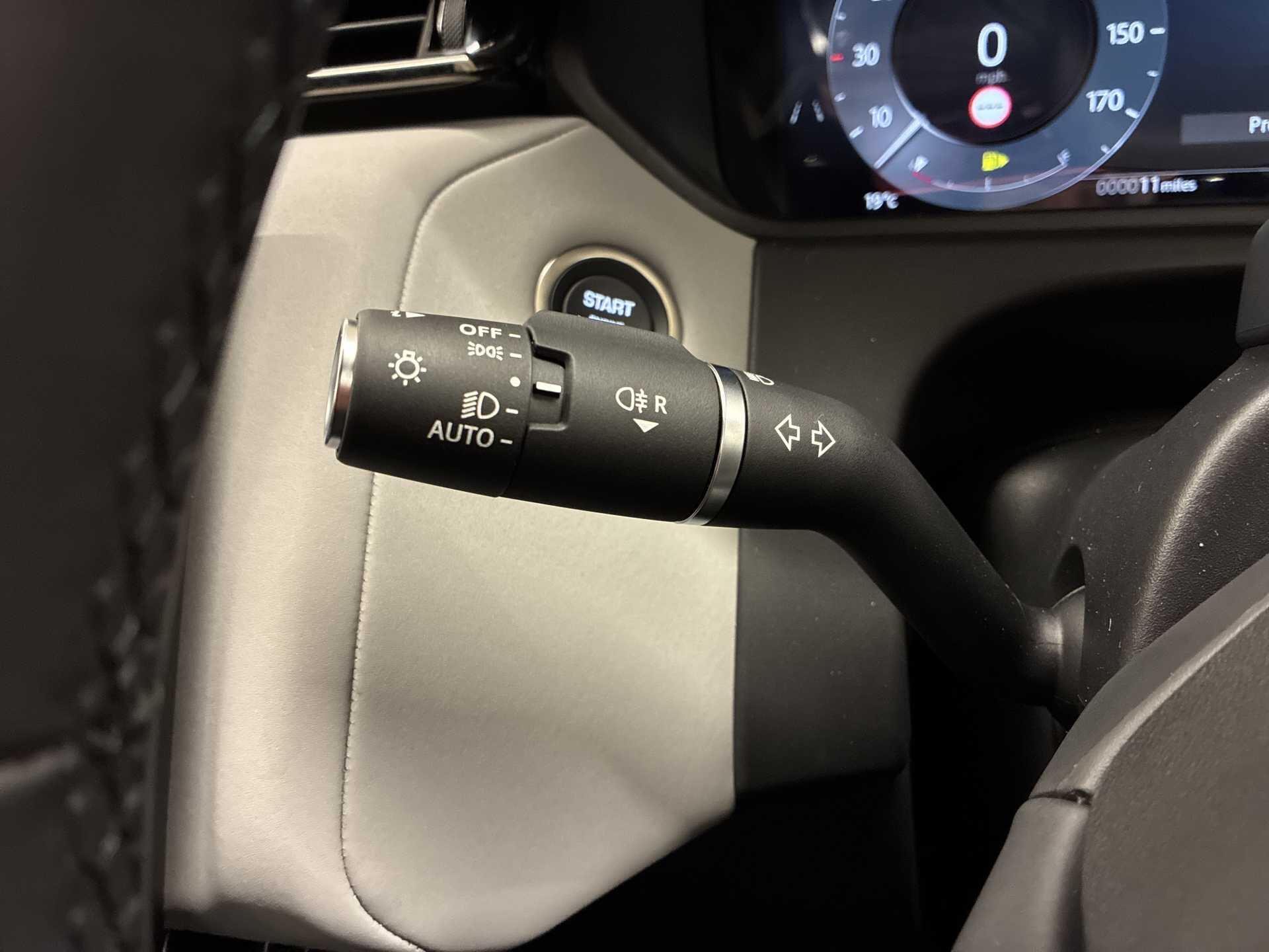 Land Rover Range Rover Velar view 40