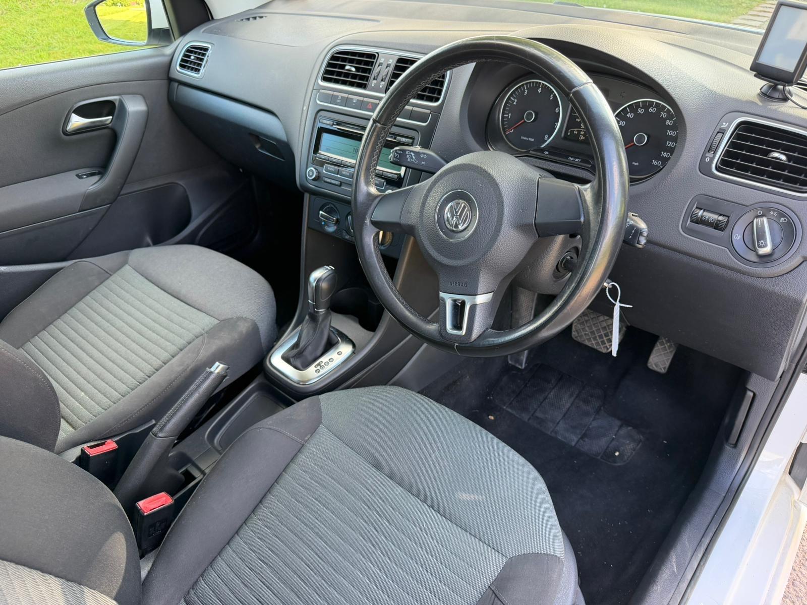 Volkswagen Polo view 2