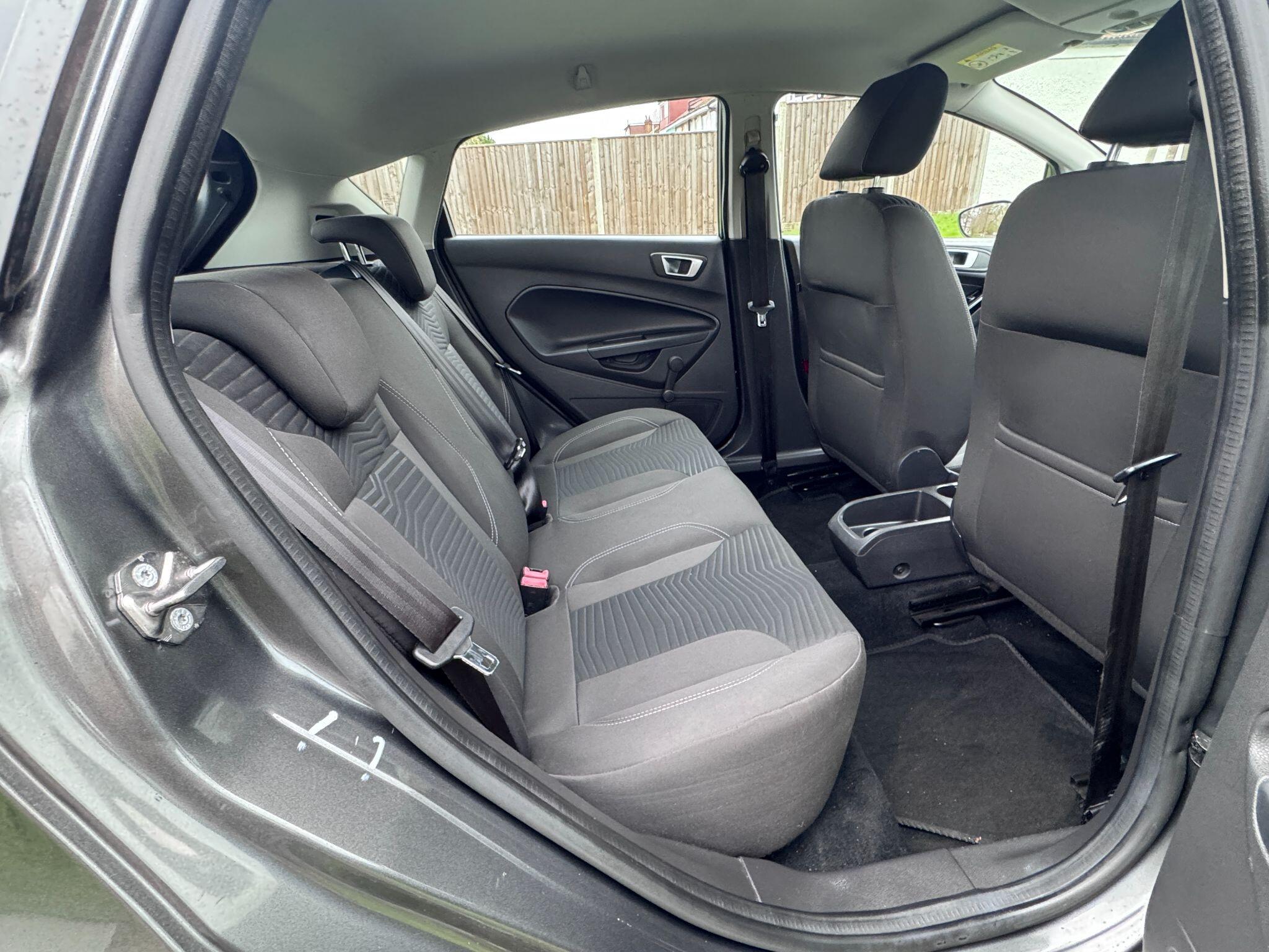 2017 Ford Fiesta image 22