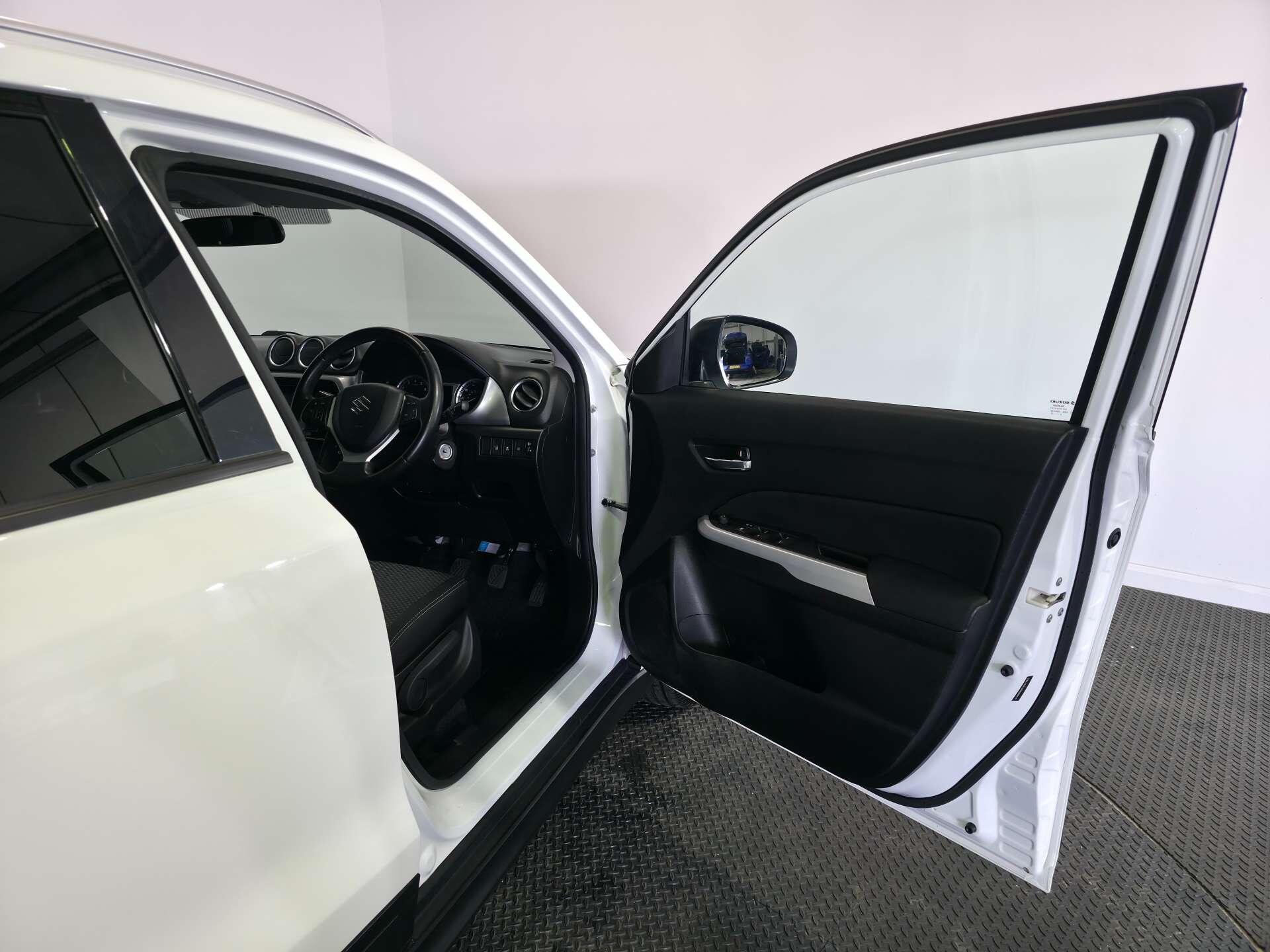 Suzuki Vitara view 22