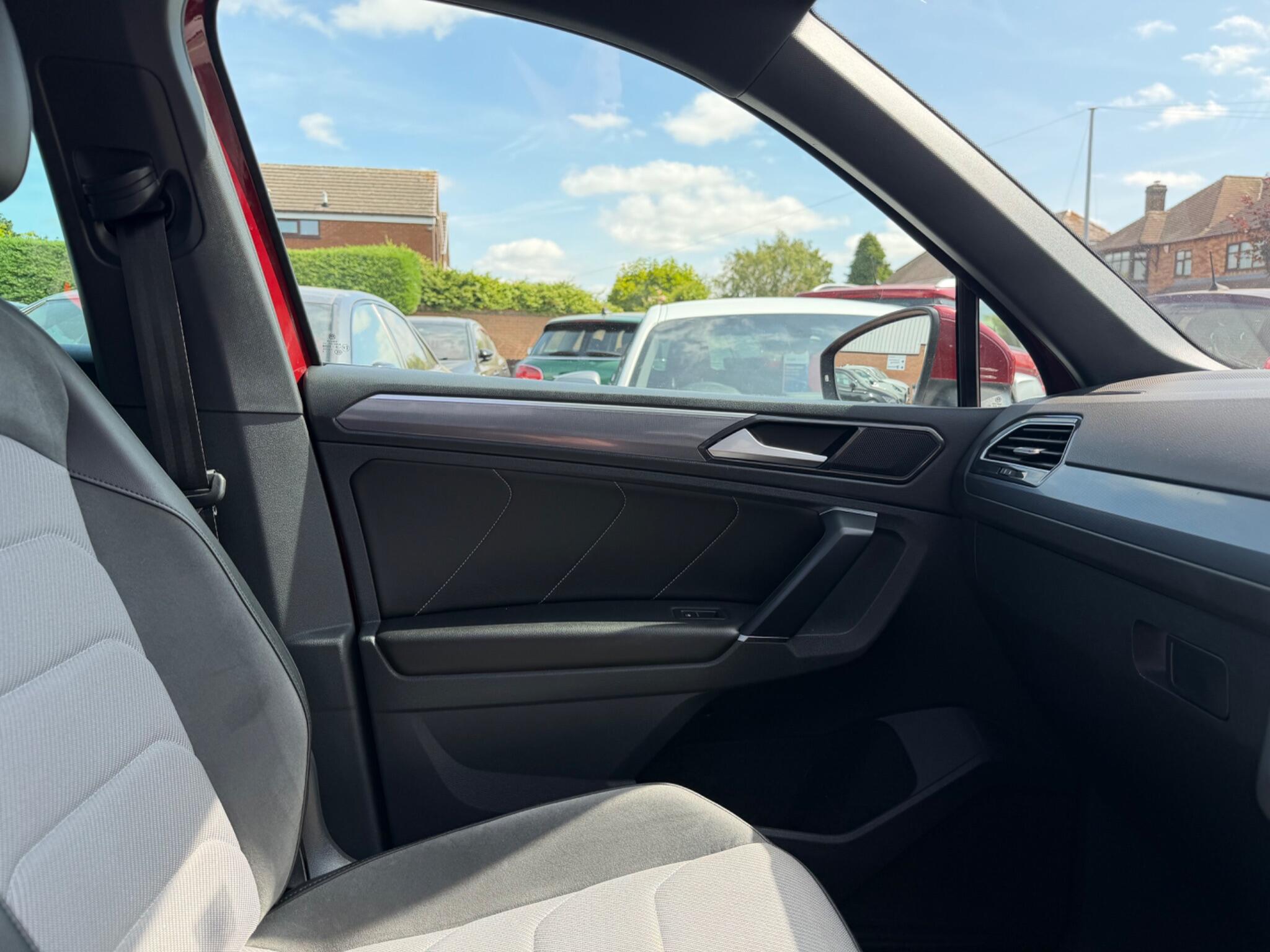 Volkswagen Tiguan view 77