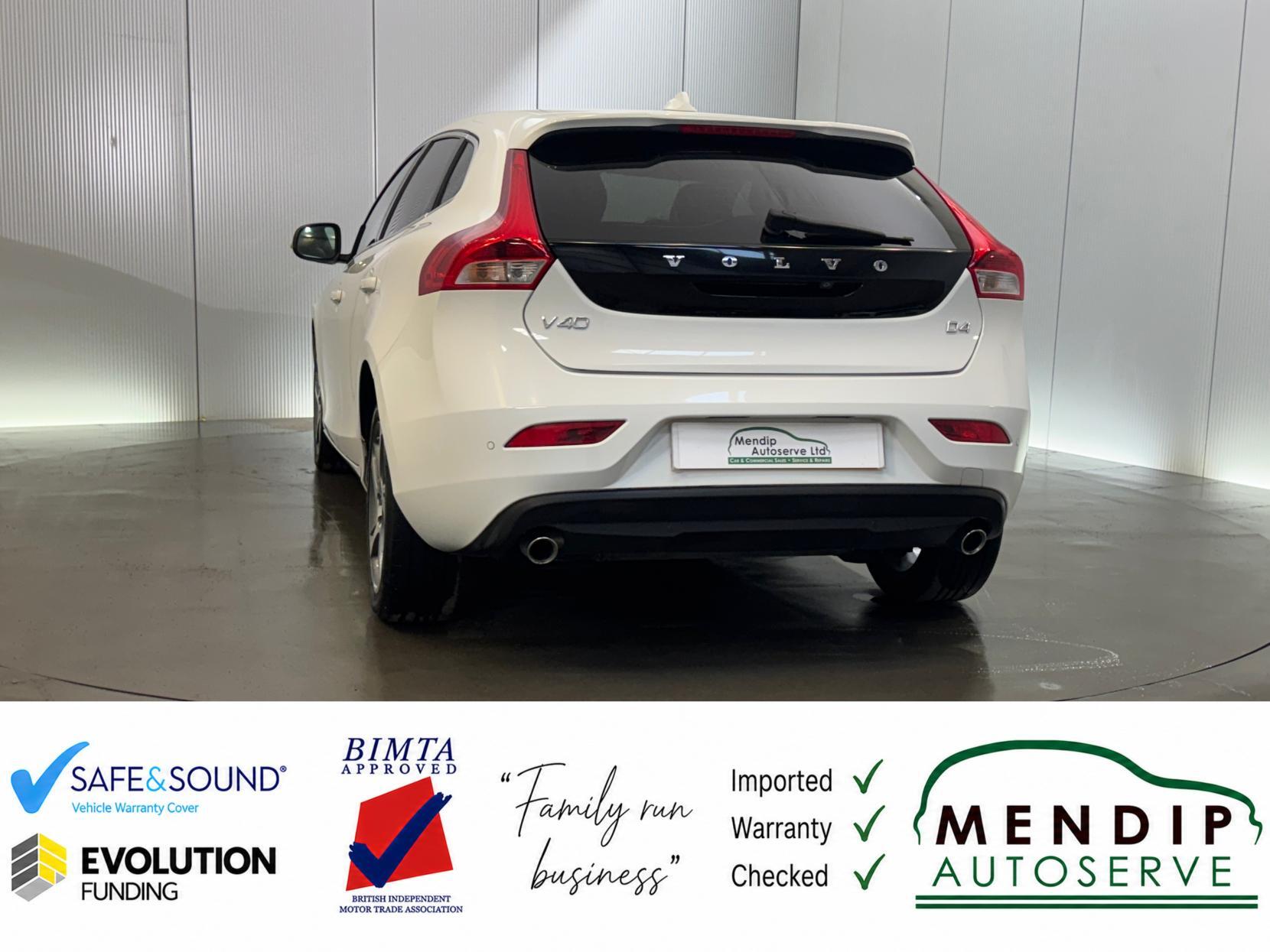 Volvo V40 view 19