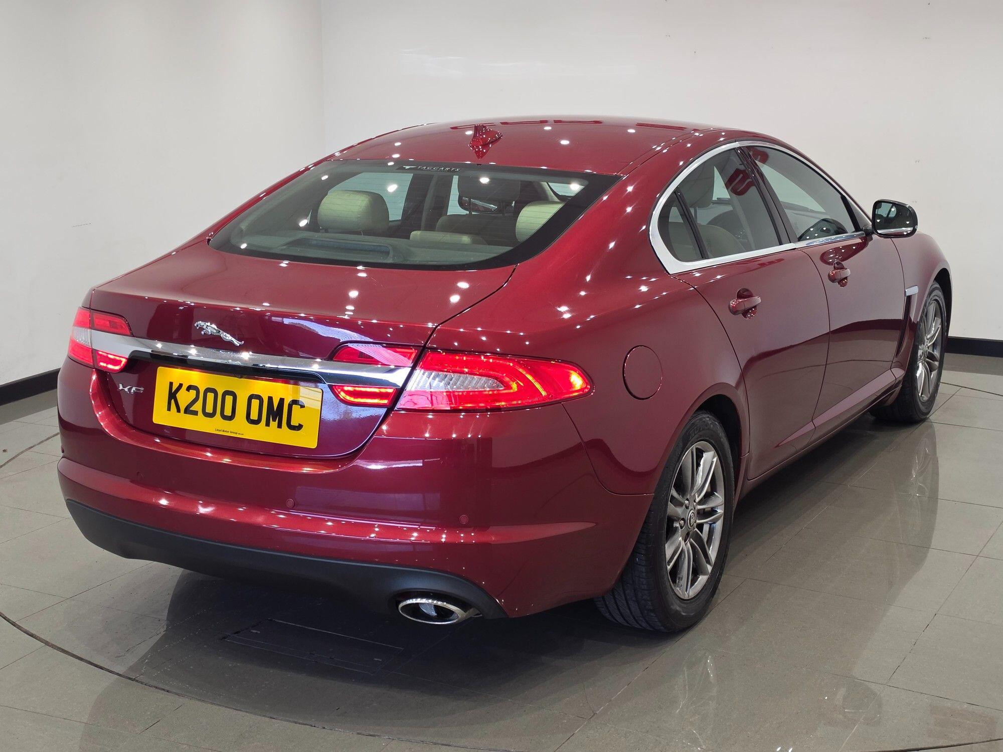 Jaguar XF view 8