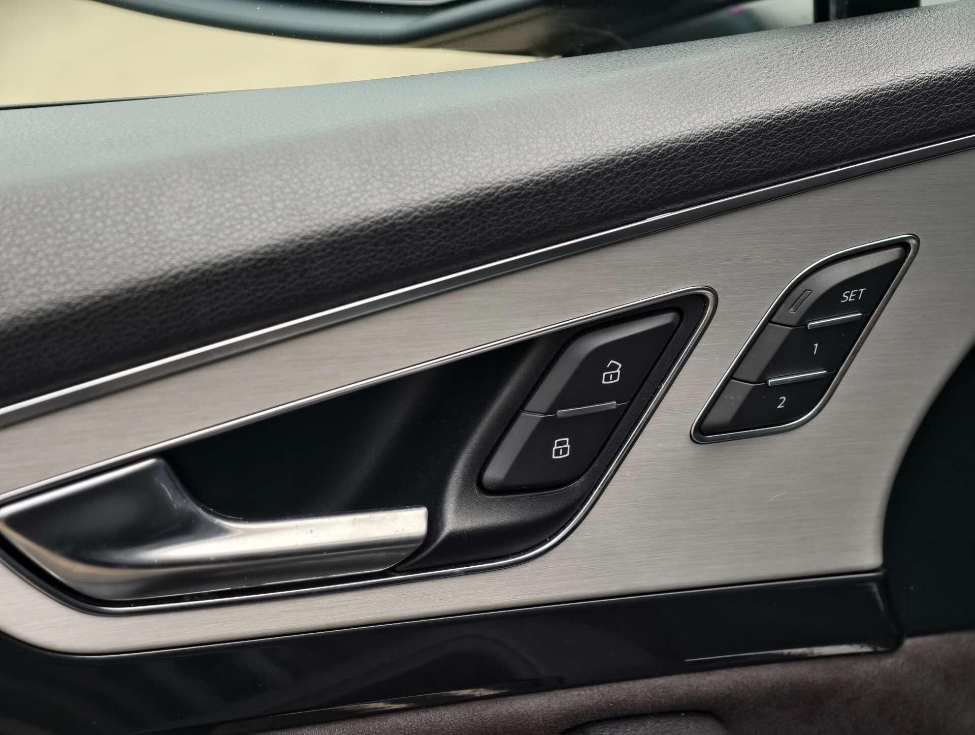 Audi Q7 view 18