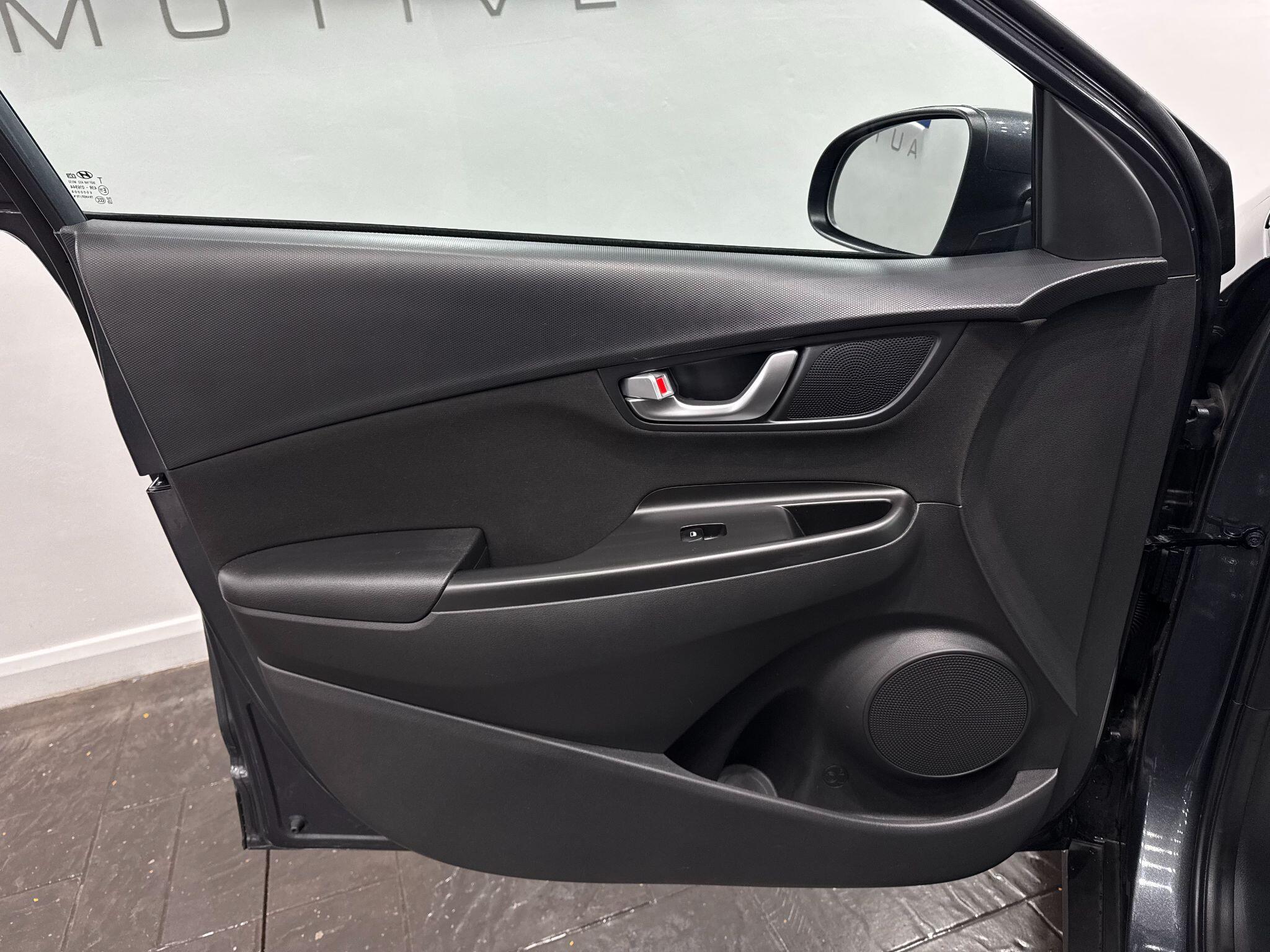 Hyundai Kona view 29