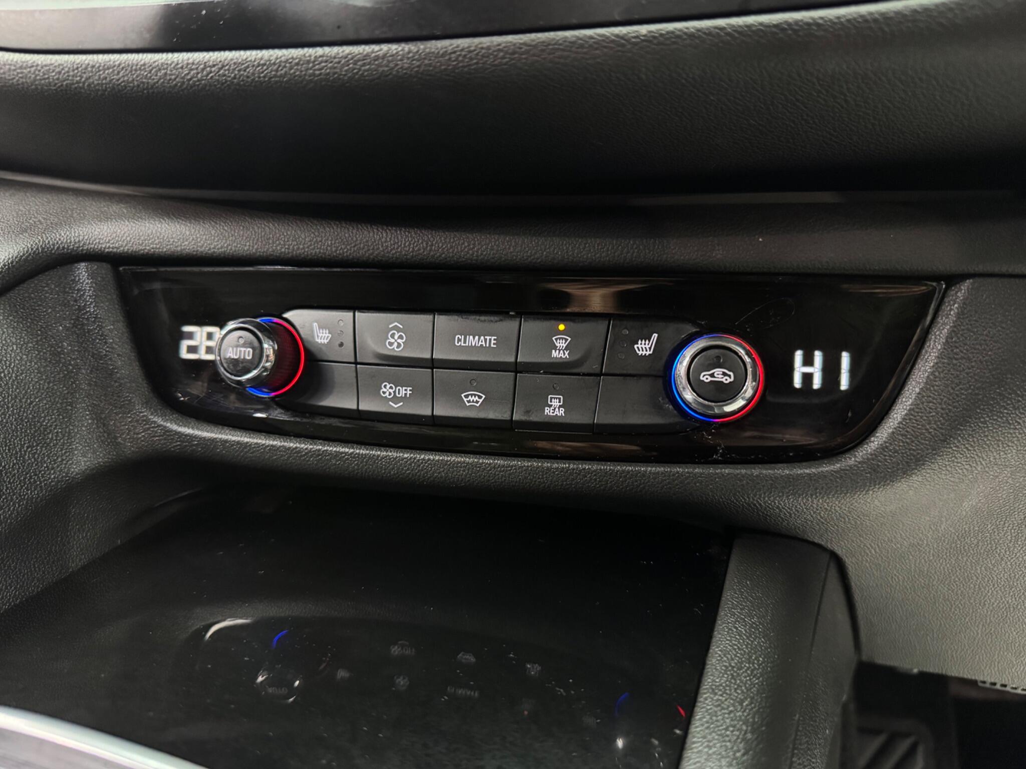 Vauxhall Insignia view 34
