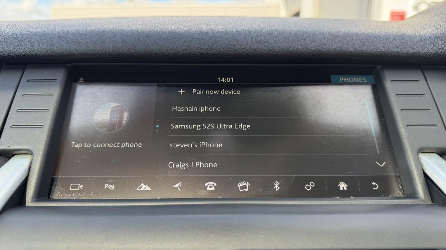 Land Rover Discovery Sport view 40