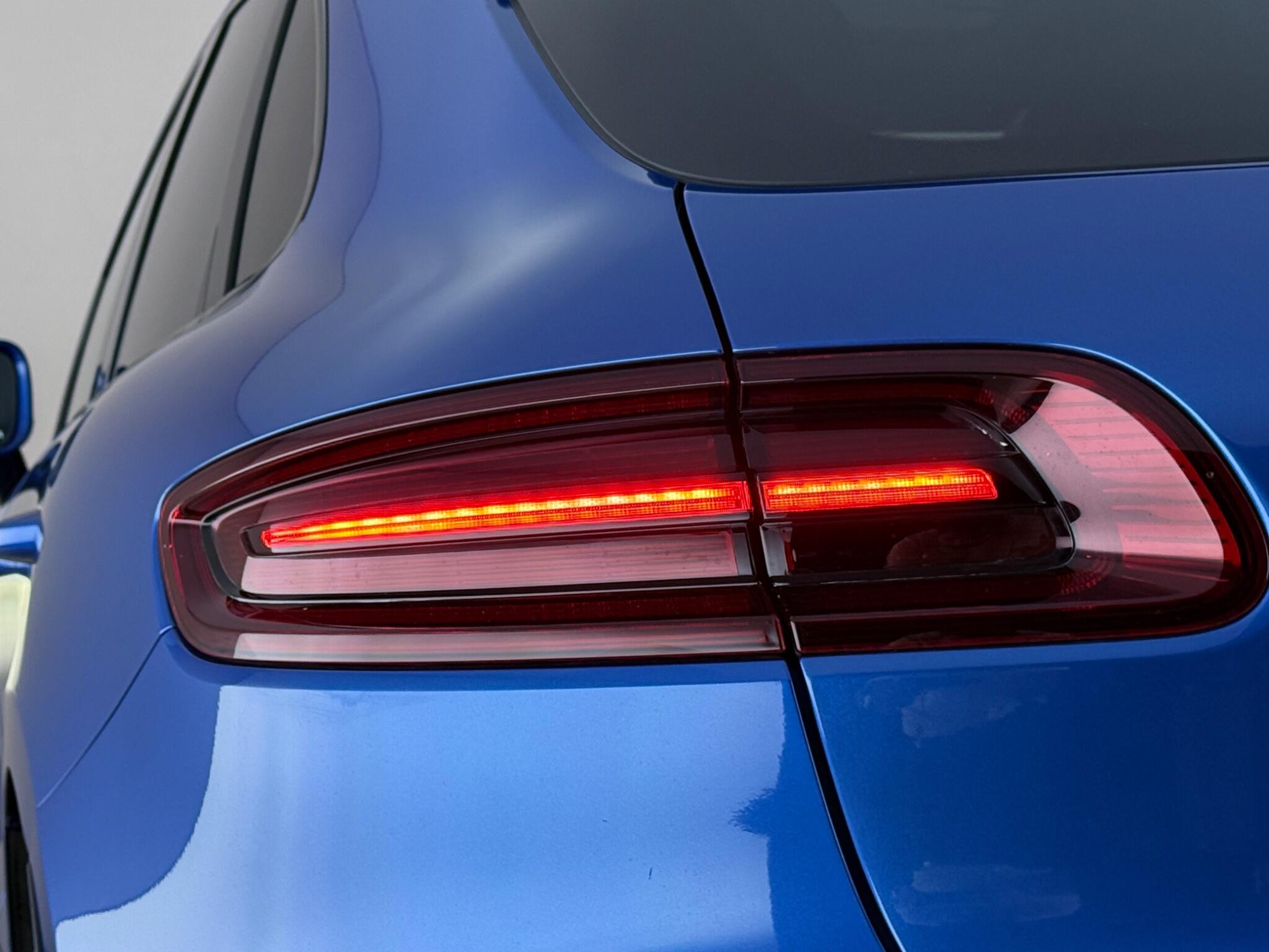 Porsche Macan view 14